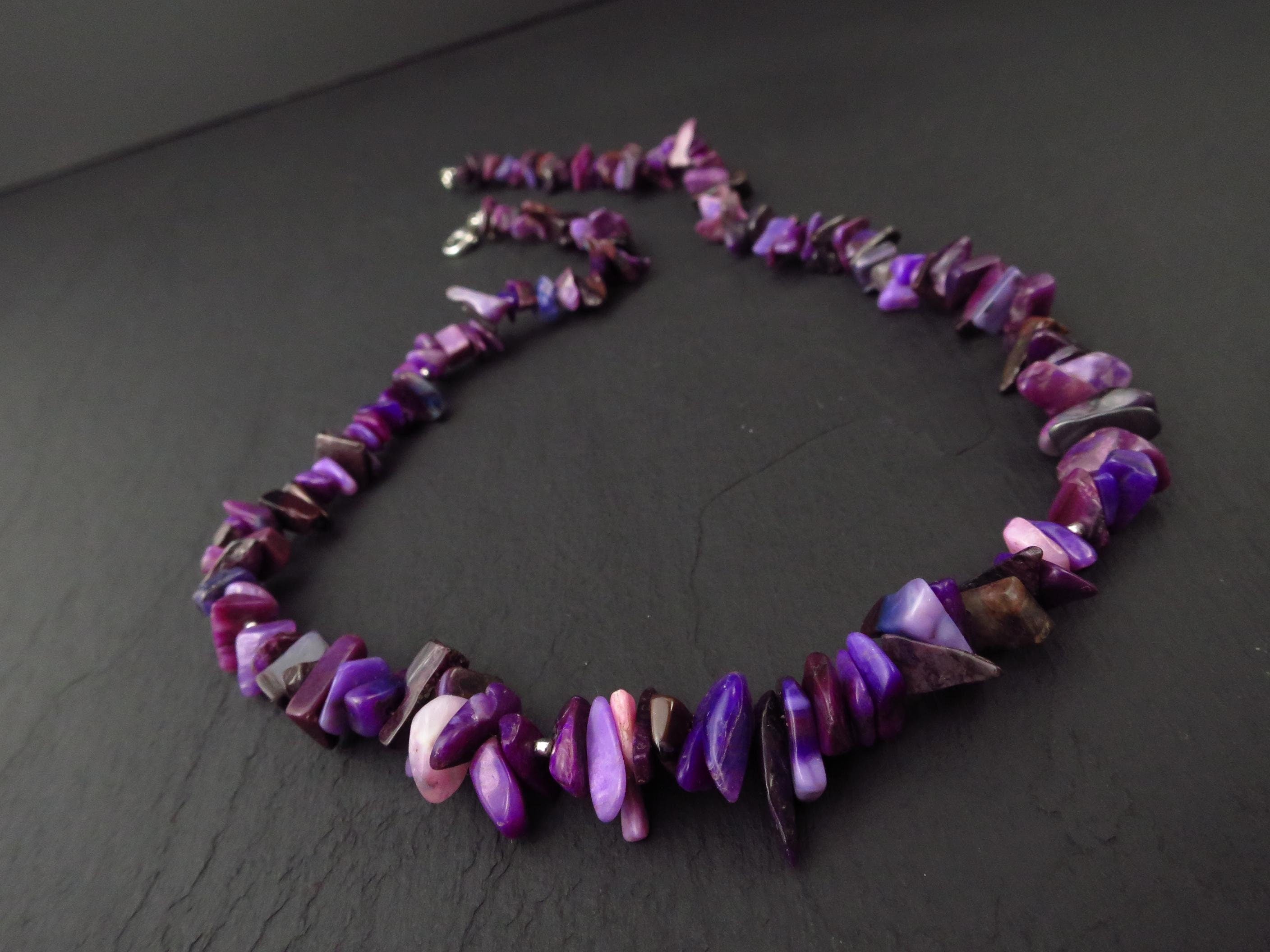 Sugilith Kette Silber Sugilith Splitter Kette Silber unbehandelte Sugilit Collier Edelstein Natur intensive Lila Sugilith Halskette Silber