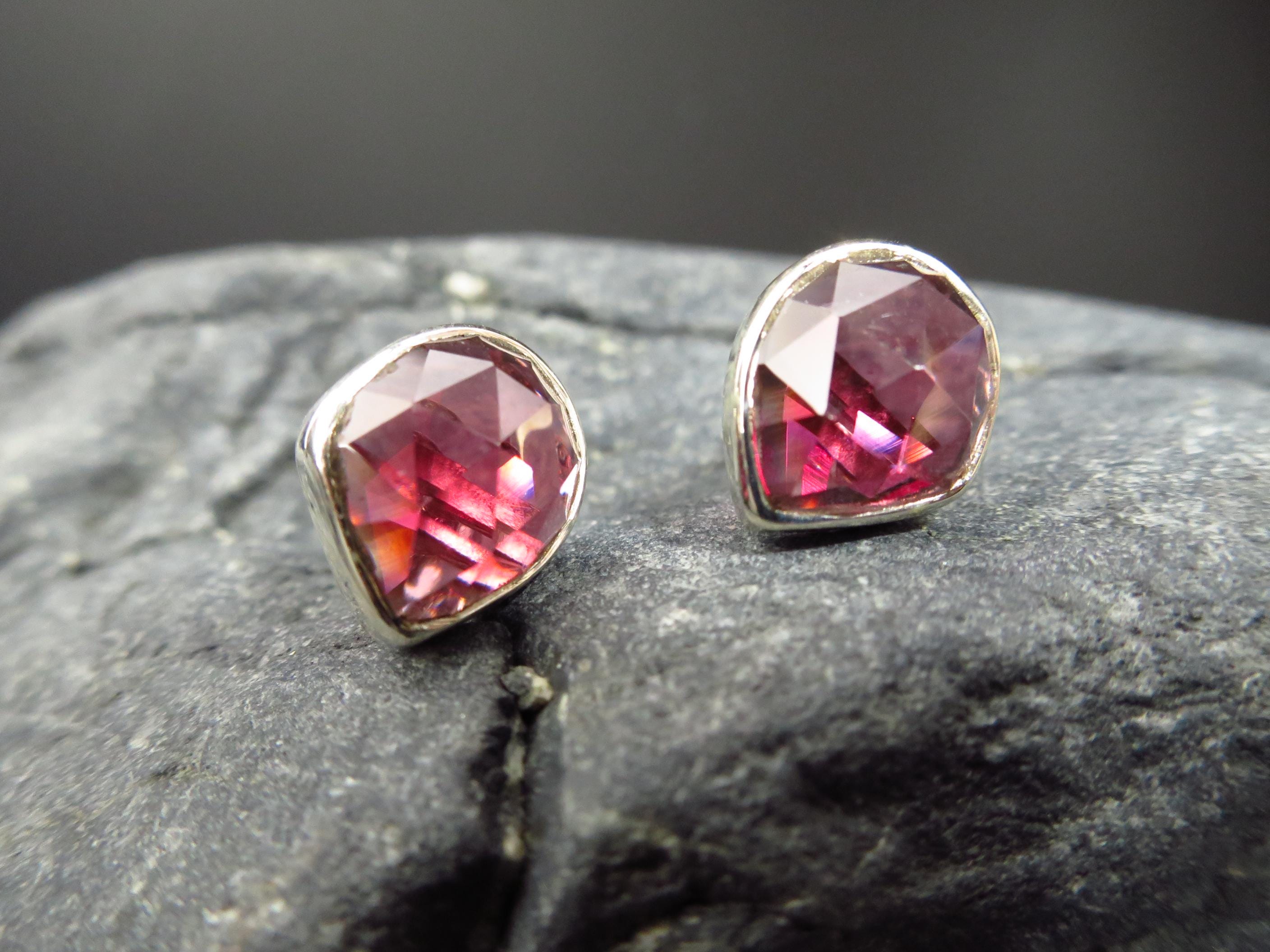 Granat Ohrstecker Silber Granat Rose cut Mosambik Granat Silber Ohrringe Granat Edelstein rot Granat Ohrstecker Natur Edelstein Unikat