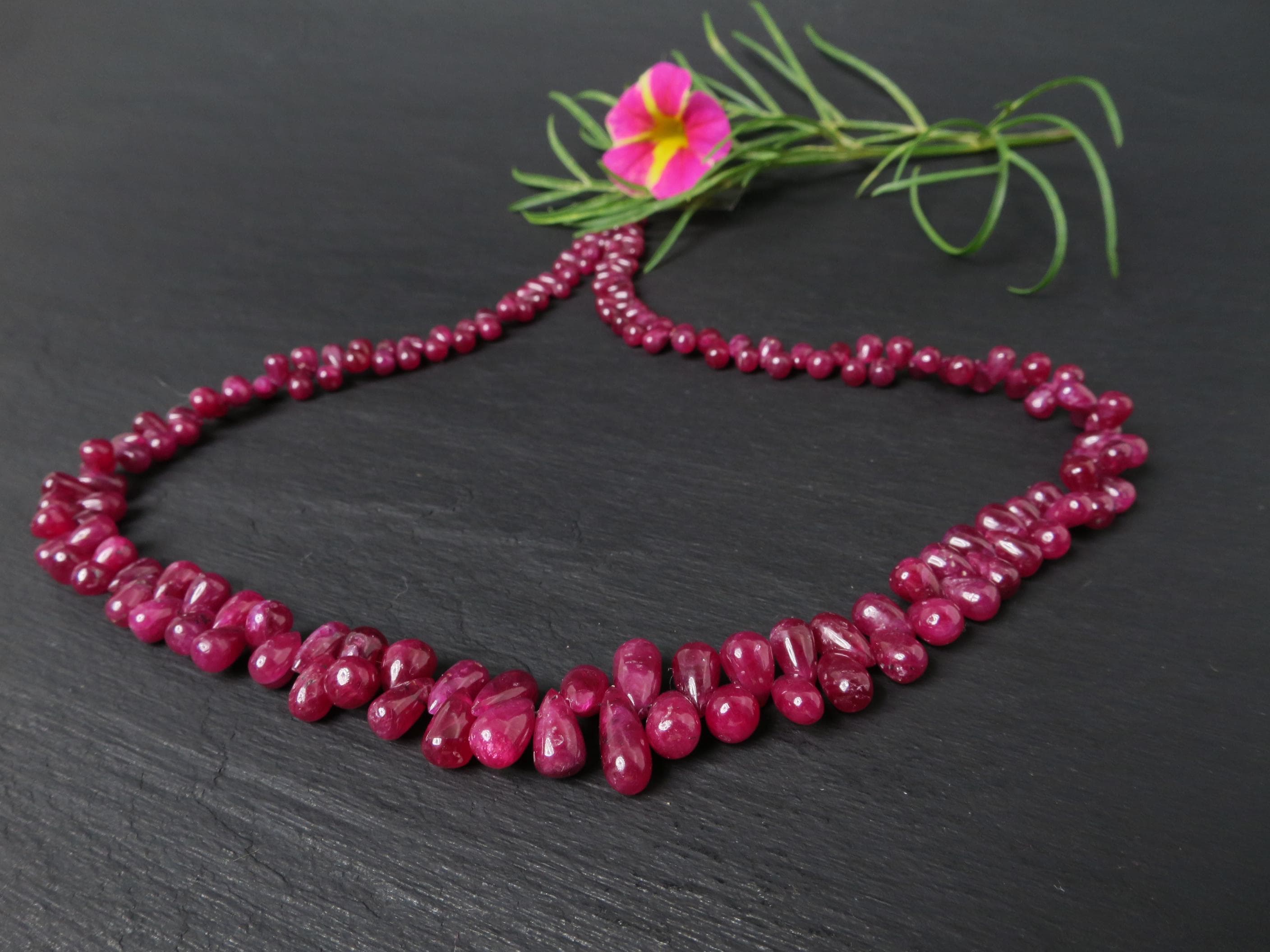 Rubin Tropfenkette rot 47cm Natur Edelstein Collier