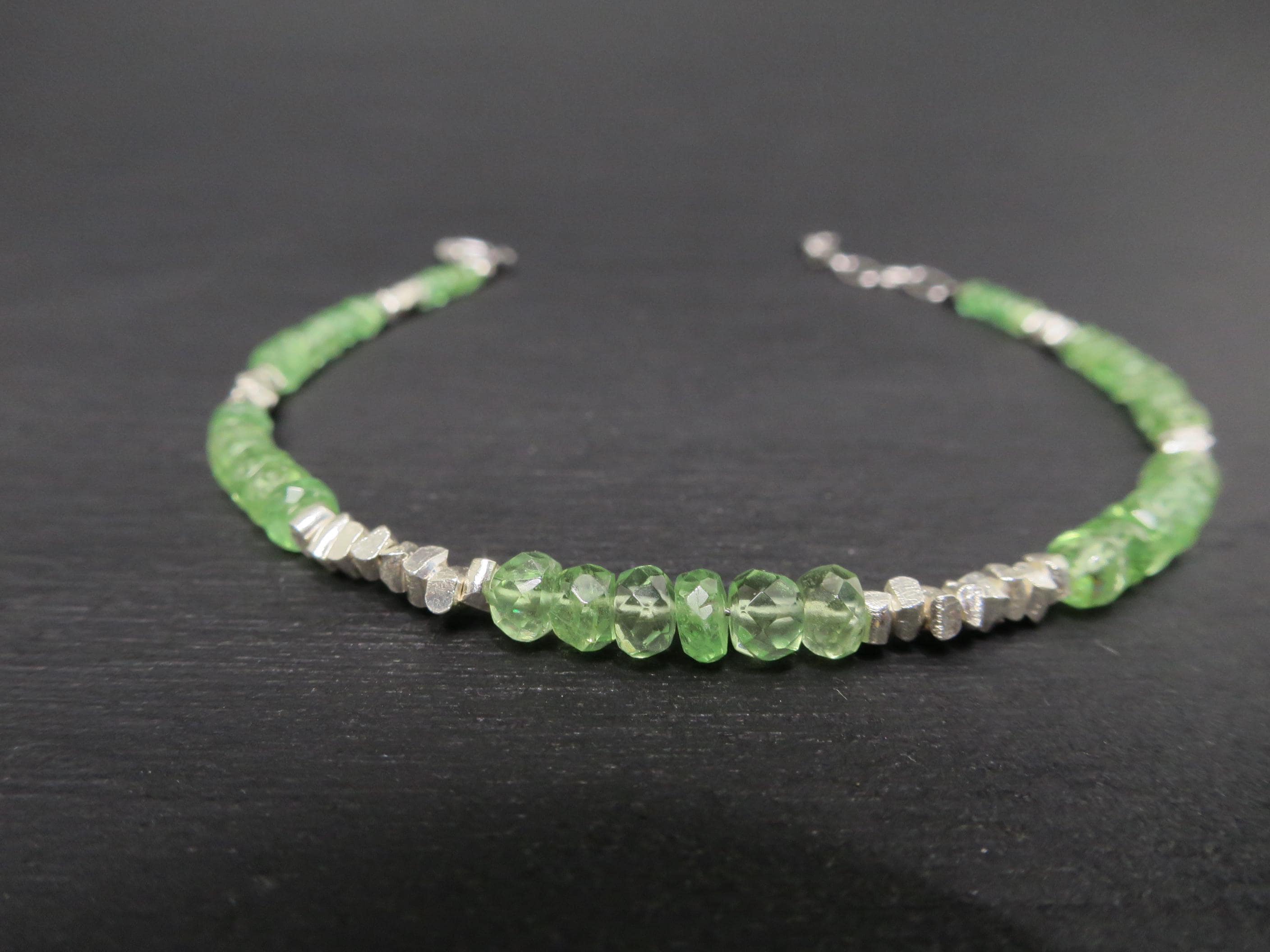 Tsavorit Armband facettiert mit Sterling Silber Details