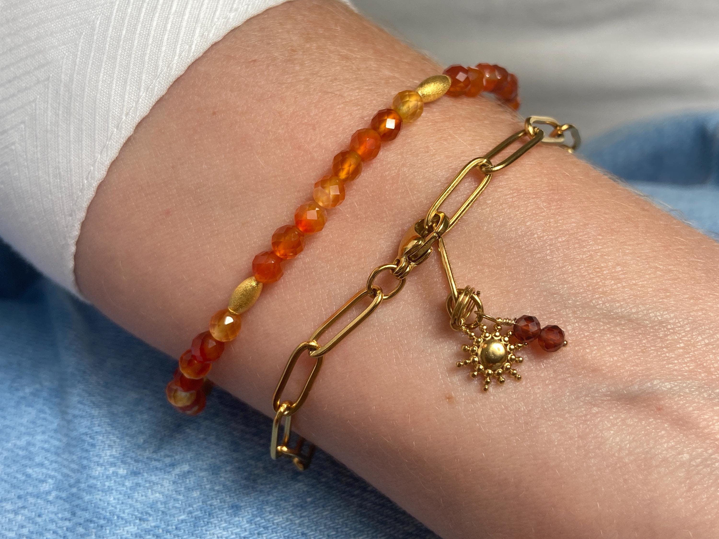 Karneol Edelstein Armband in Orange und Gold, Stapelarmband, bangle bracelet