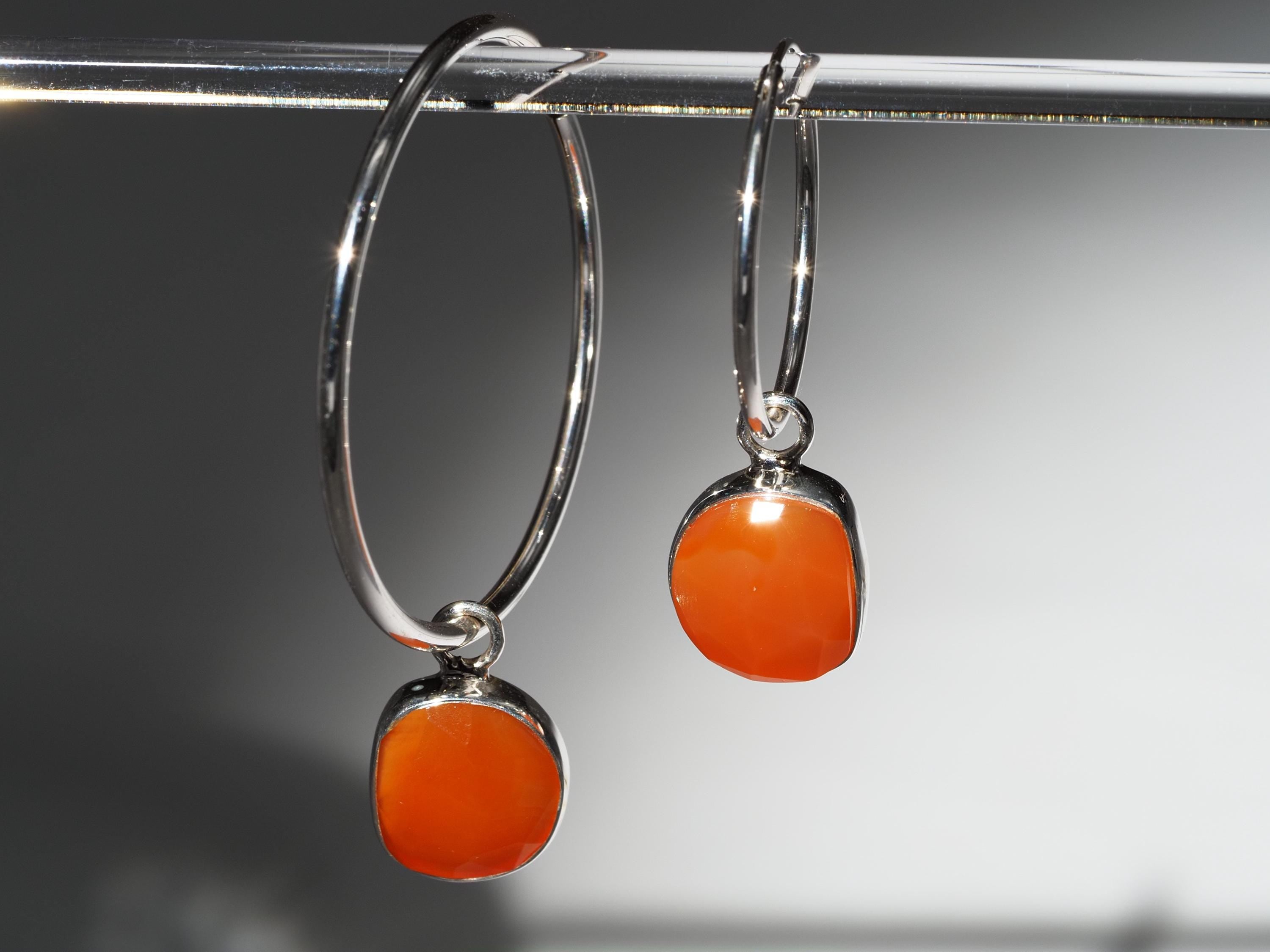 Karneol Silber Creolen – elegante Ohrringe mit orangen Edelsteinen