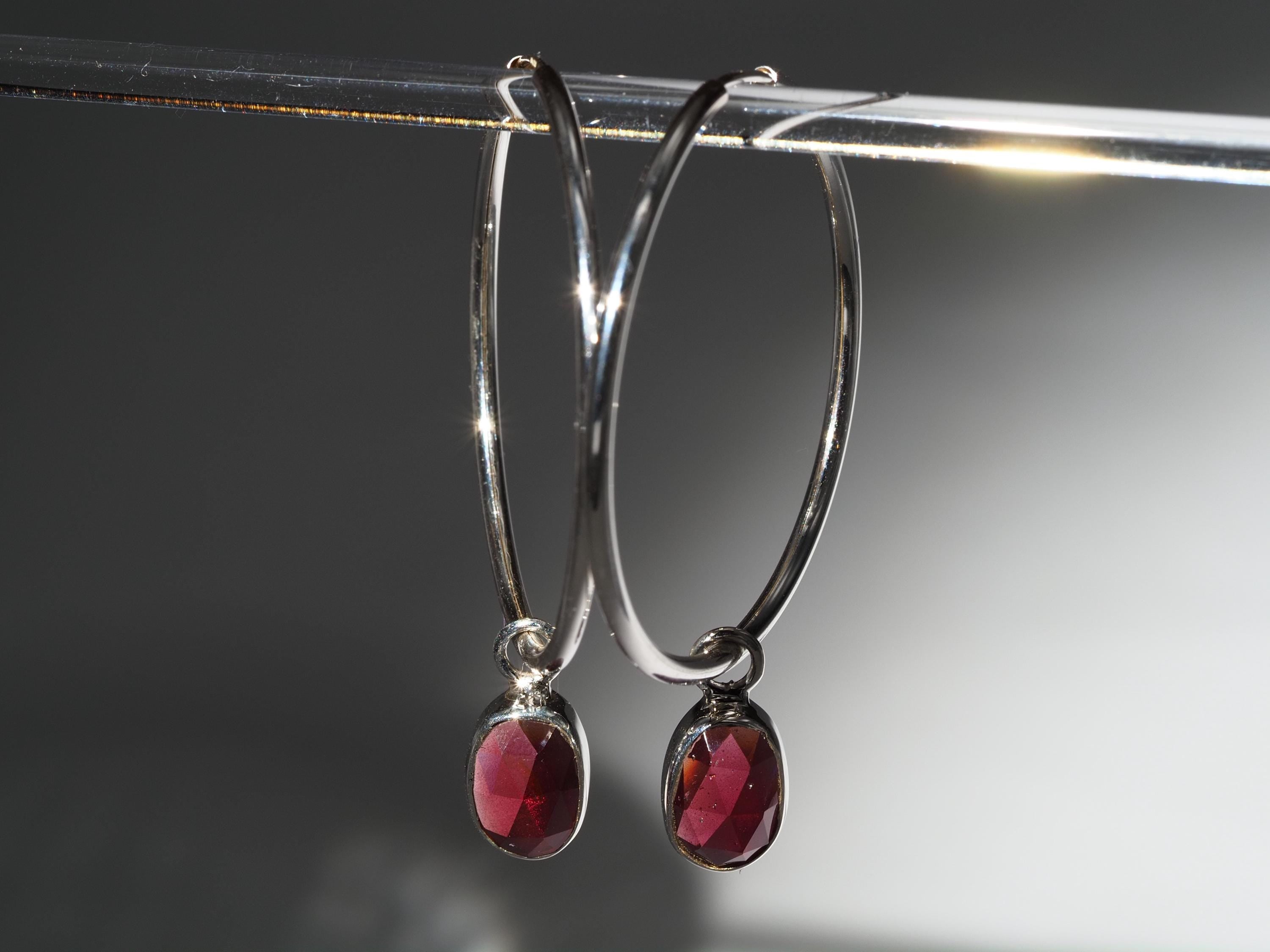 Granat Silber Creolen Ohrringe mit roten Edelsteinen