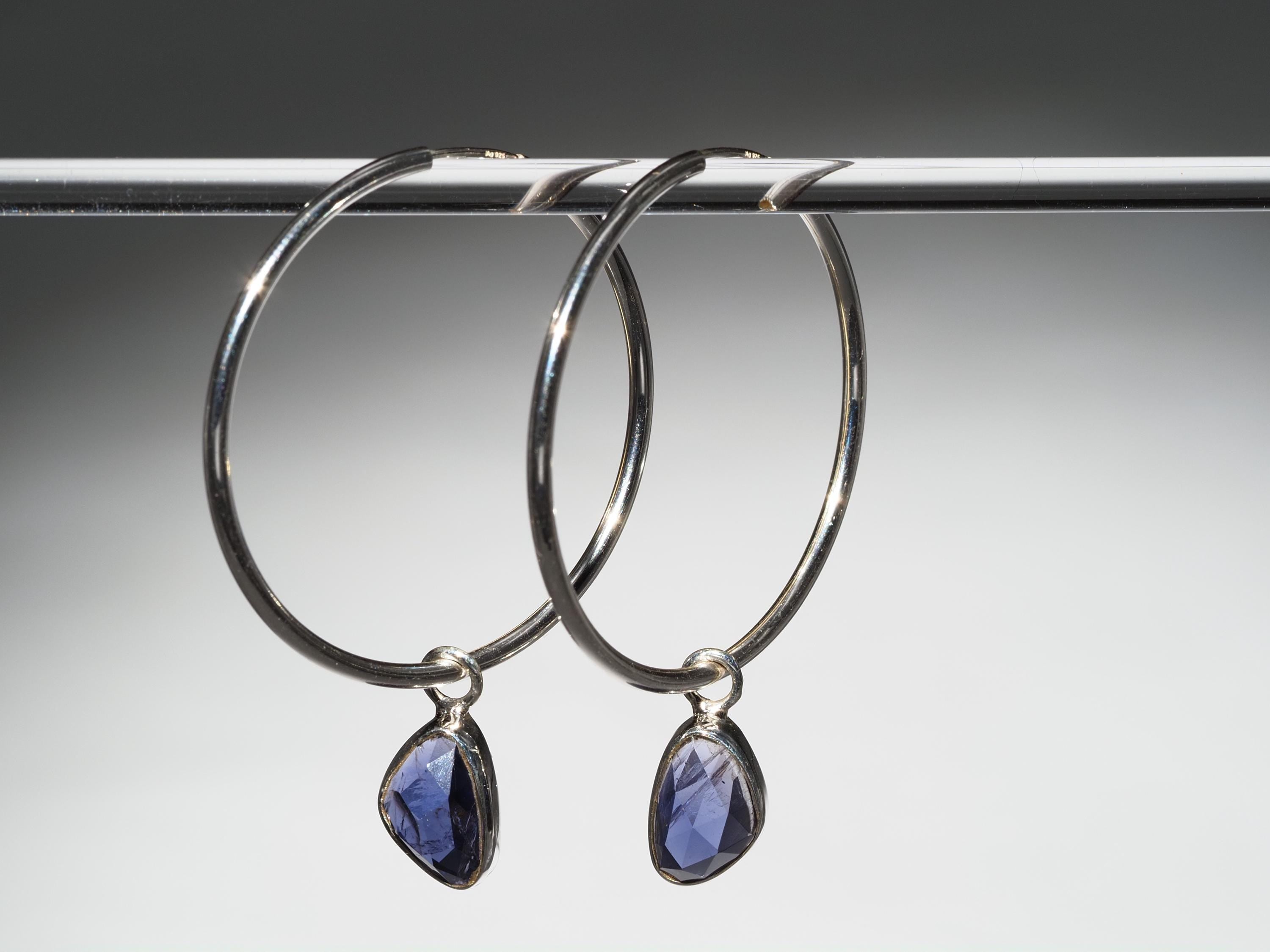 Iolith Silber Creolen Ohrringe mit mystische blaue Edelsteinen