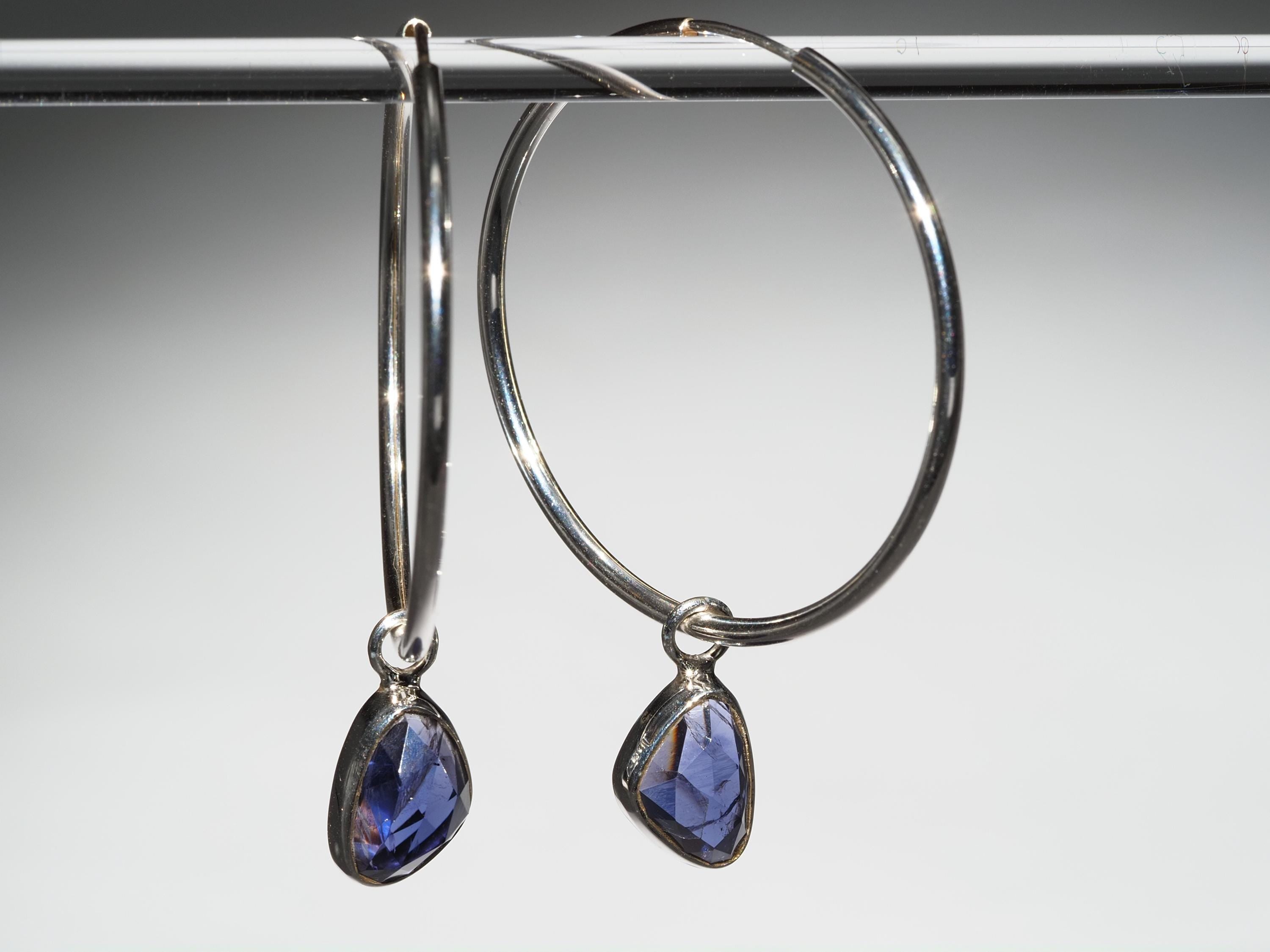 Iolith Silber Creolen Ohrringe mit mystische blaue Edelsteinen