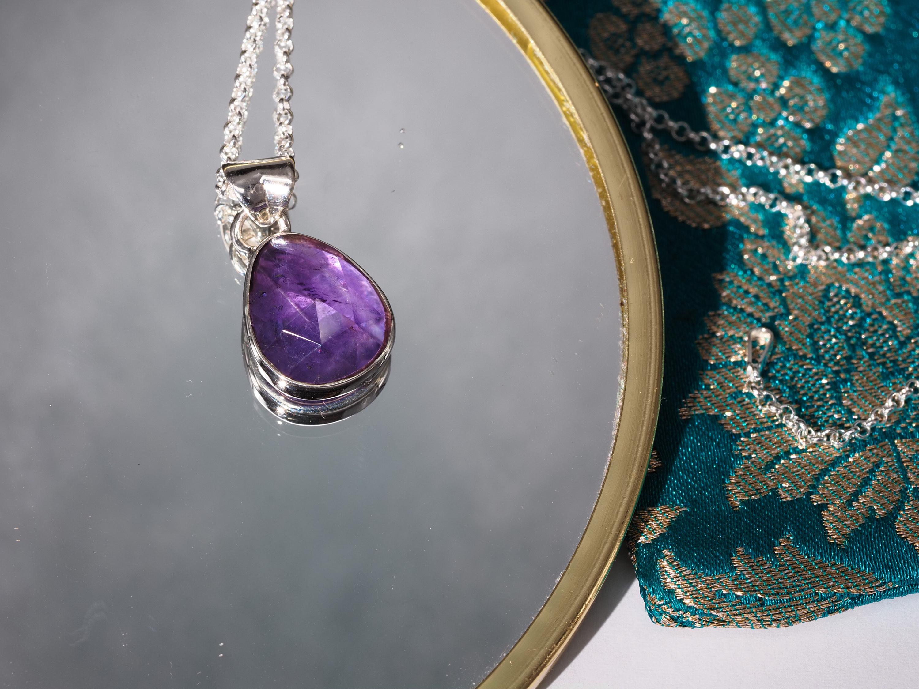 Anhänger Amethyst – zierlicher Edelsteinanhänger Silber