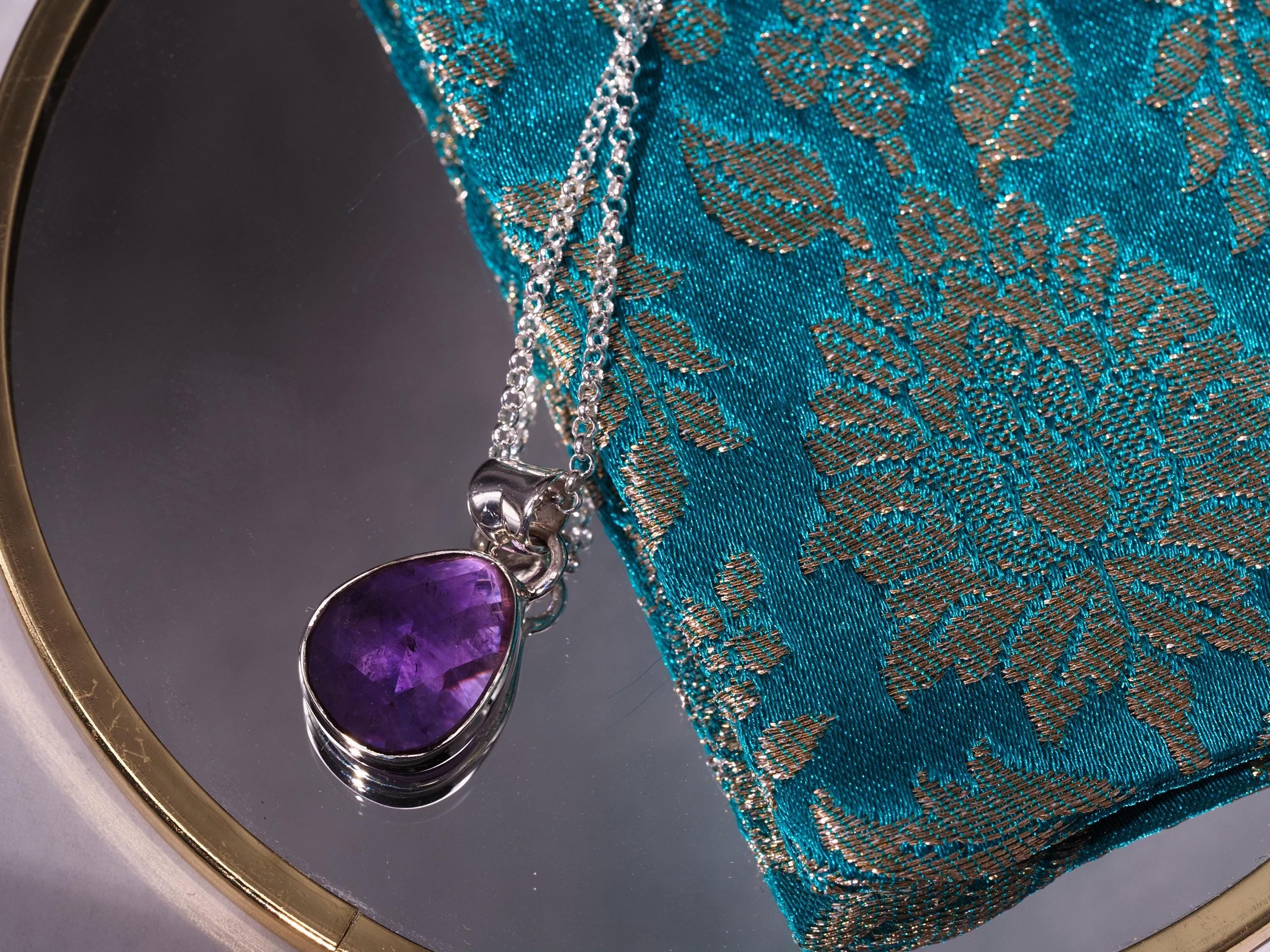 Anhänger Amethyst – zierlicher Edelsteinanhänger Silber