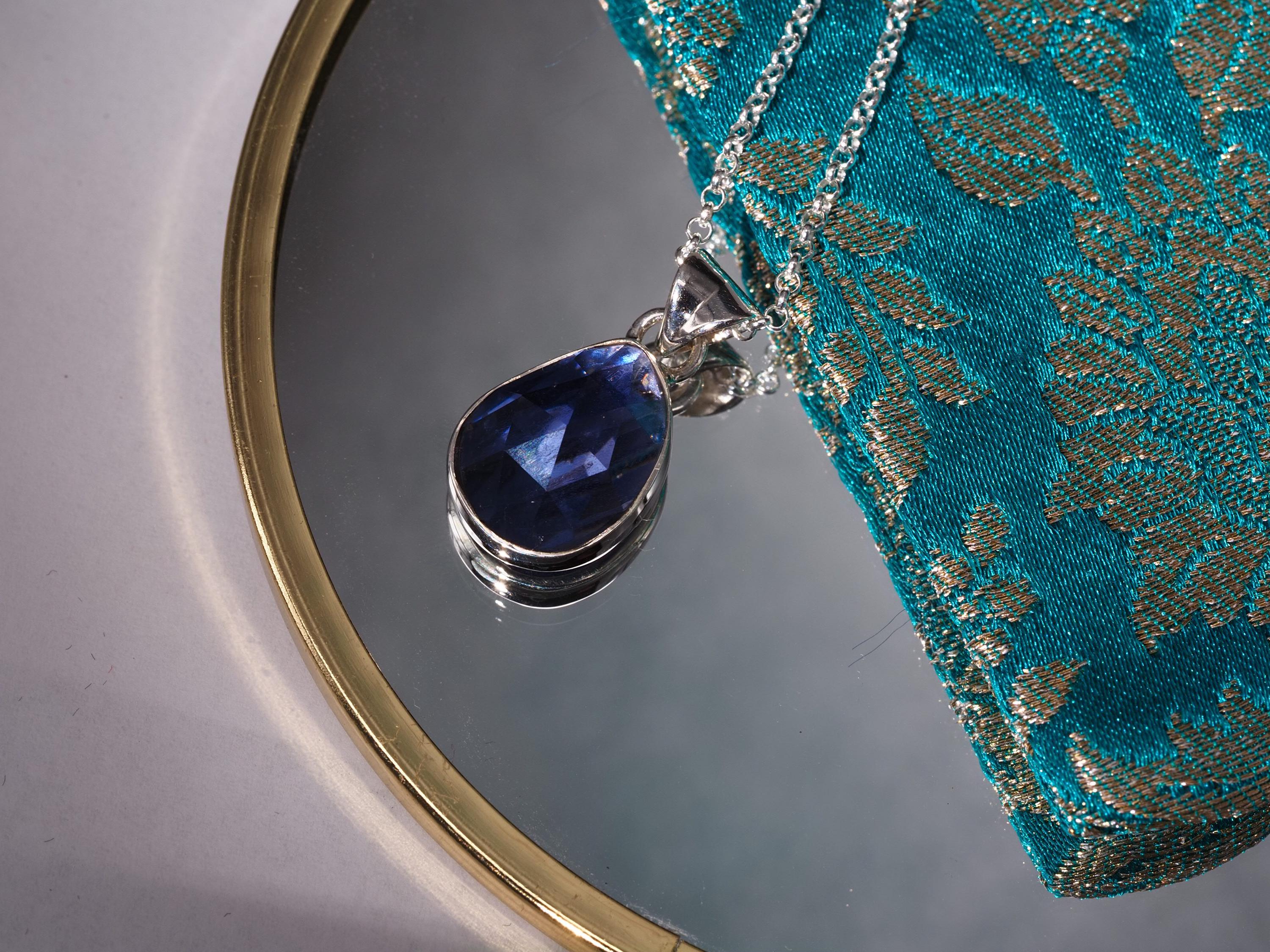 Anhänger Iolith – blauer Edelsteinanhänger Silber