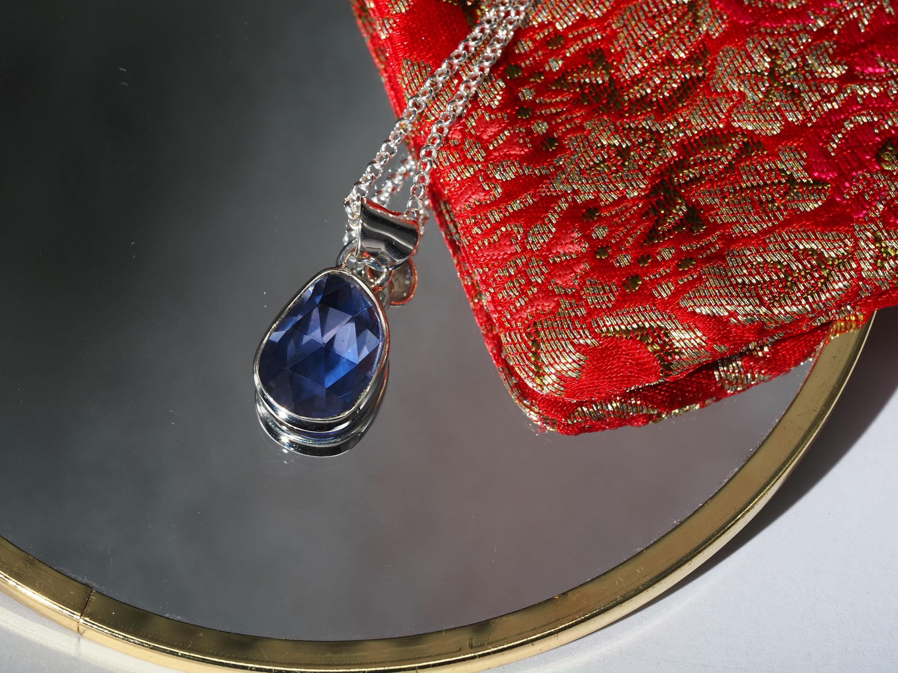 Anhänger Iolith – blau Edelsteinanhänger Silber