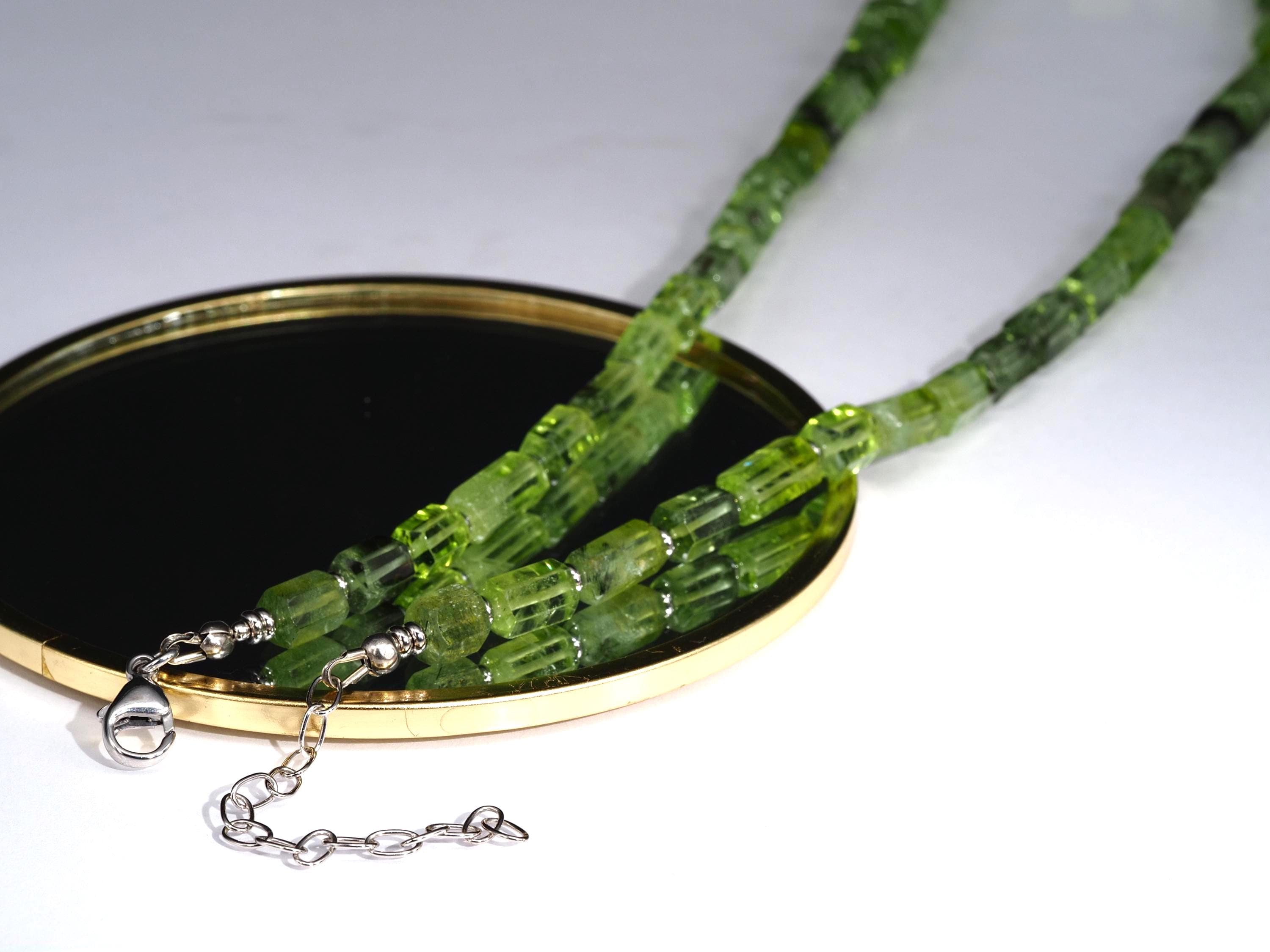 Einzigartige lange Peridot Kette in feinster Qualität