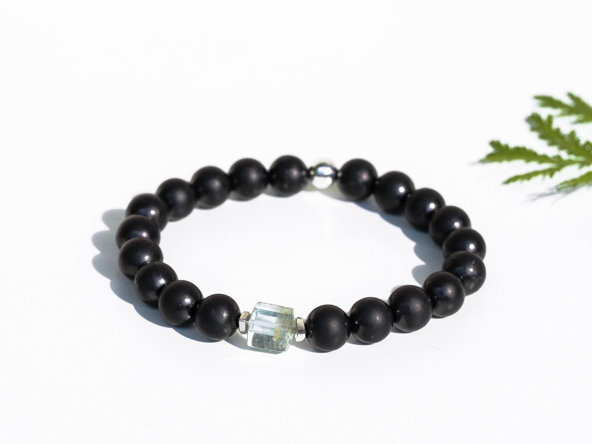 Flexibles Edelstein Armband mit Schungit, Turmalin, Sugilith und Türkis – Geschenk für Männer & Frauen