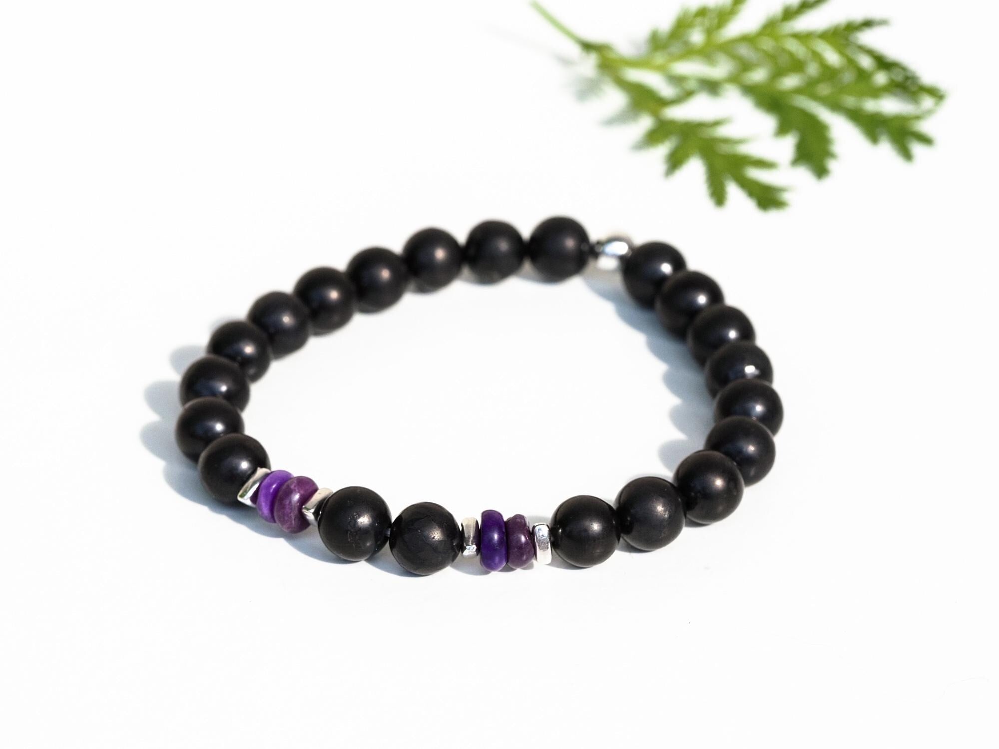 Flexibles Edelstein Armband mit Schungit, Turmalin, Sugilith und Türkis – Geschenk für Männer & Frauen