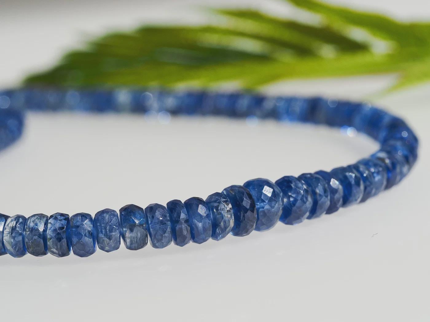 Kyanit Kette Top Qualität in fantastischem Blau lange Kette Handgefertigtes Unikat
