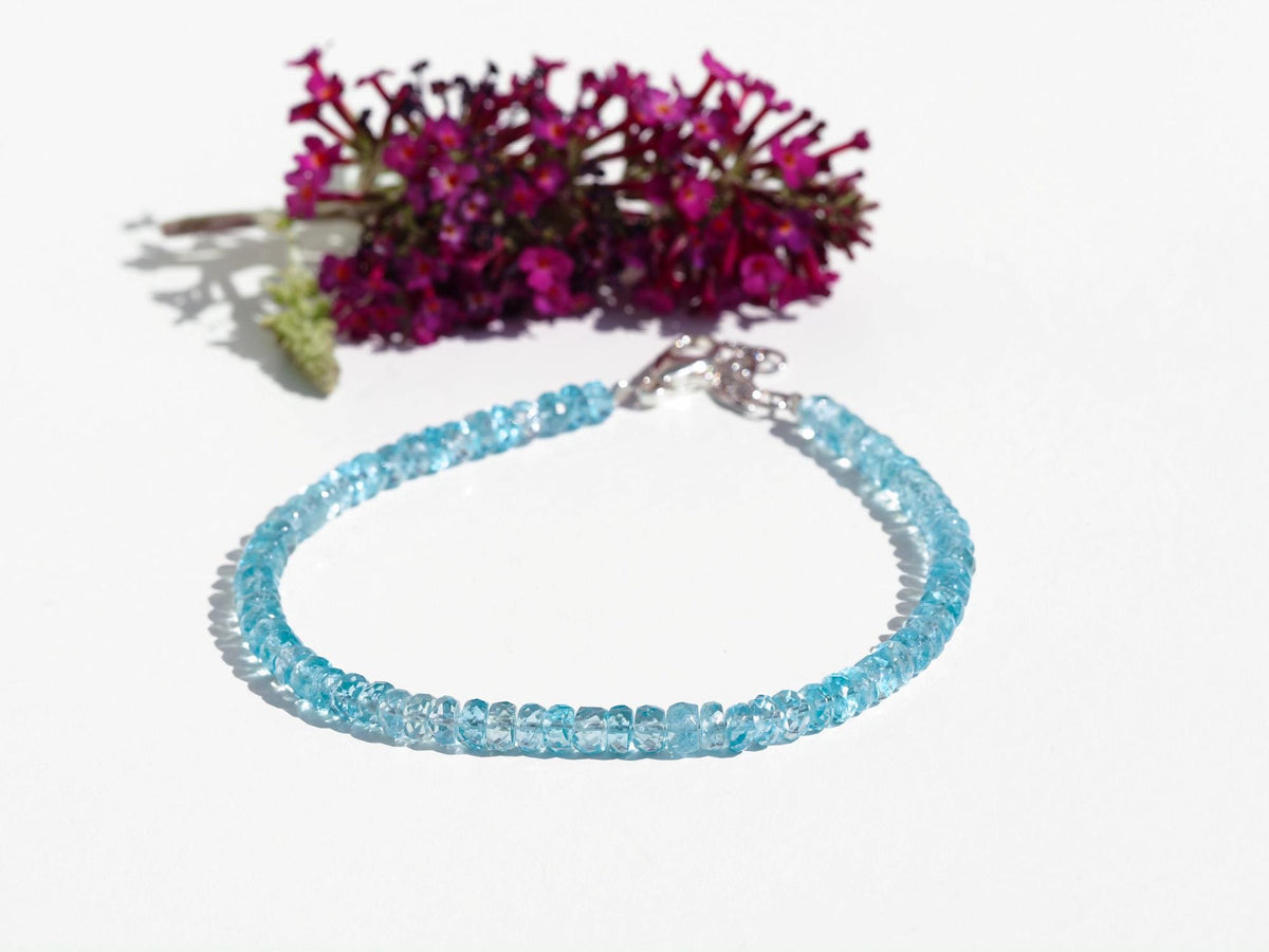 Apatit Armband AAA – leuchtend blaues Edelsteinarmband, facettiert, sommerliches Unikat für Frauen