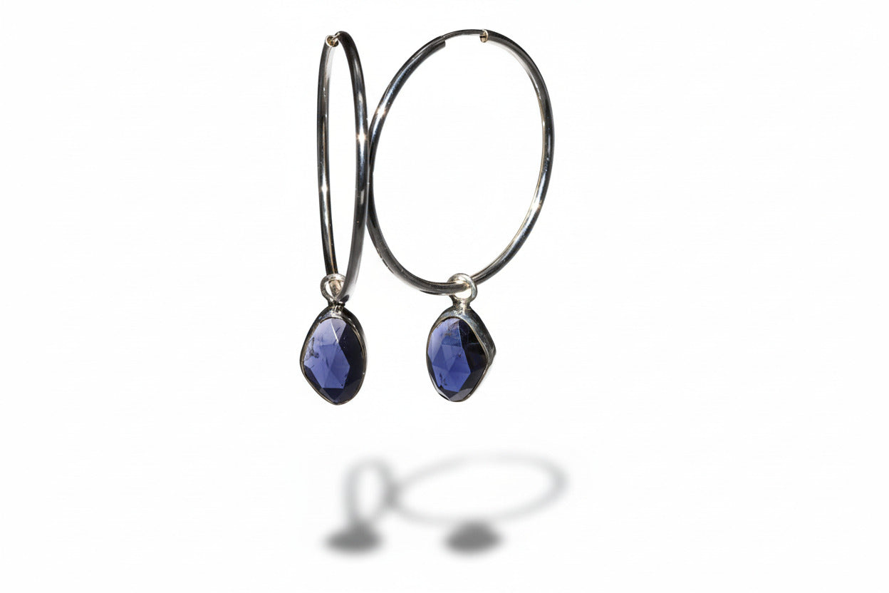 Iolith Silber Creolen – elegante Ohrringe mit mystische blaue Edelsteinen