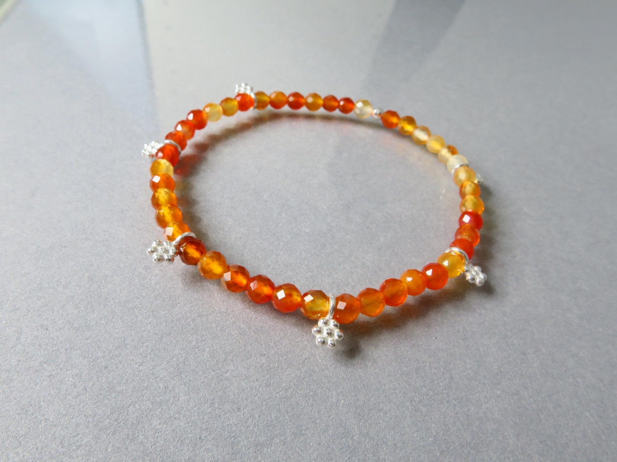 Karneol Edelstein Armband in Orange Stapelarmband mit Edelsteinen Sterling Silber