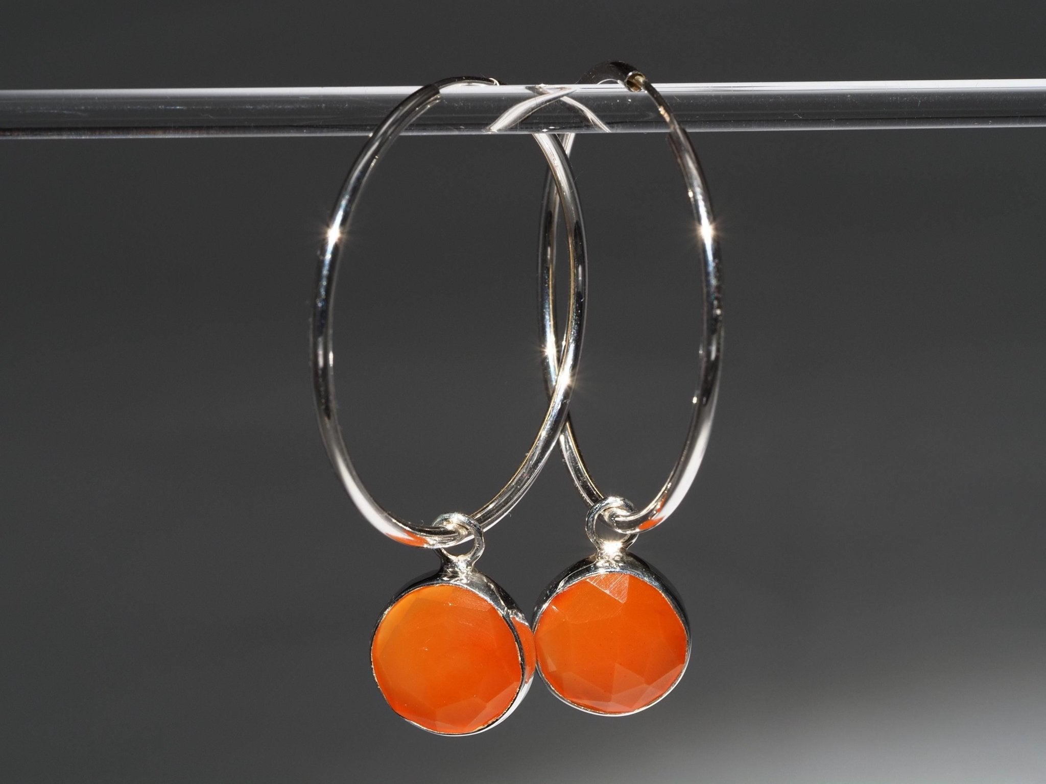 Karneol Silber Creolen – elegante Ohrringe mit orangen Edelsteinen