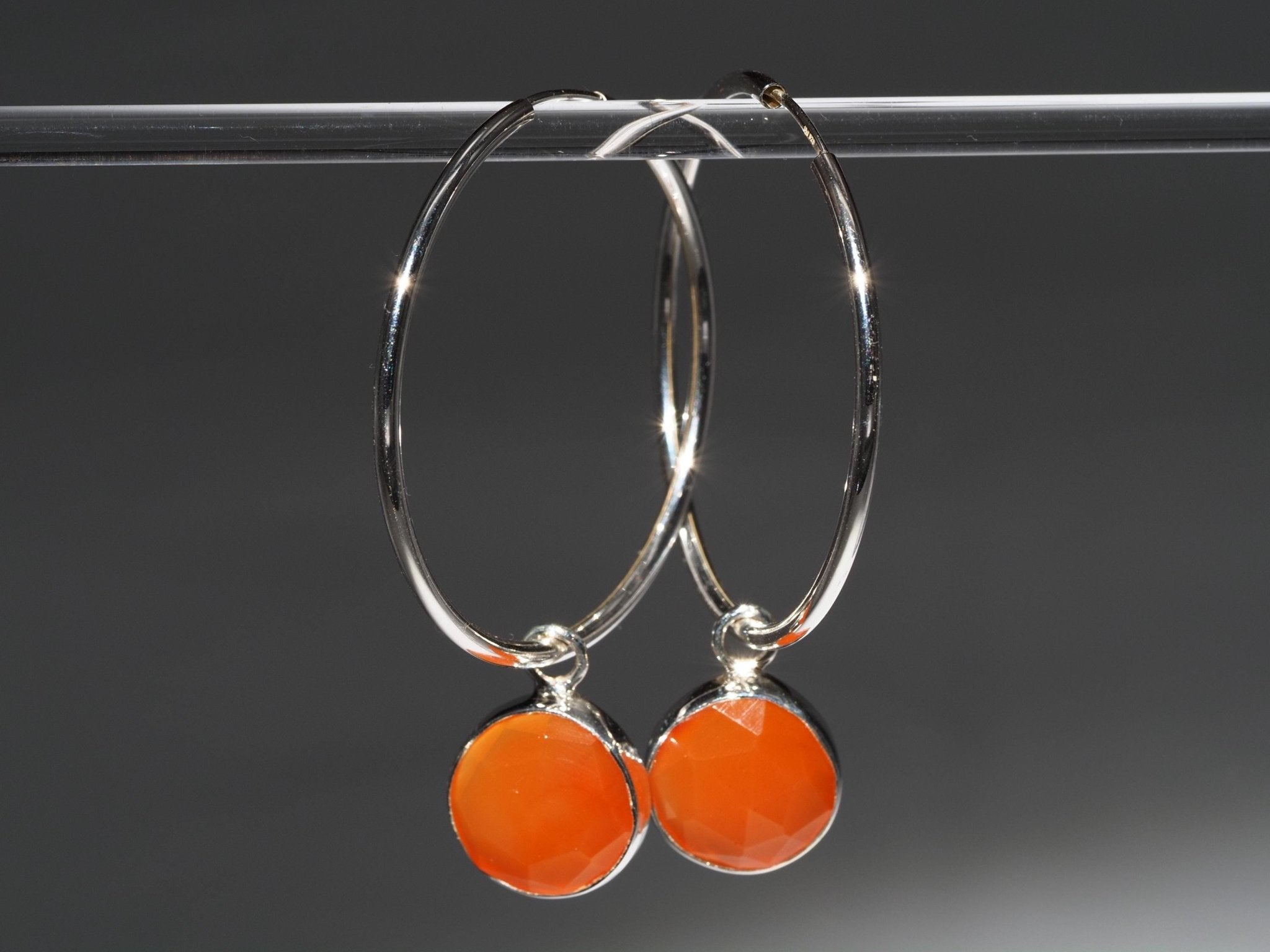 Karneol Silber Creolen – elegante Ohrringe mit orangen Edelsteinen