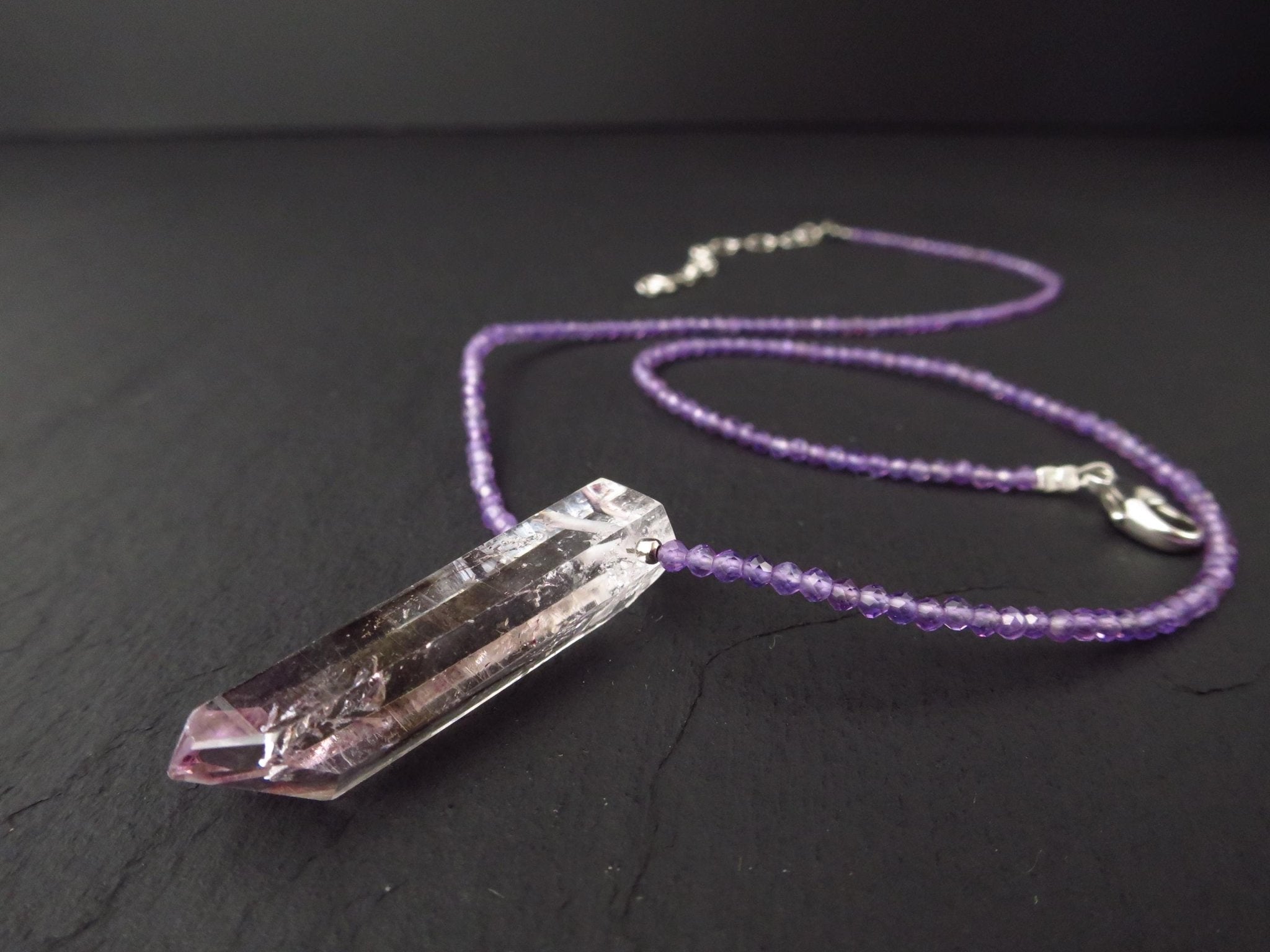 Namibia Amethyst Anhänger Goboboseb mit Amethyst Kette