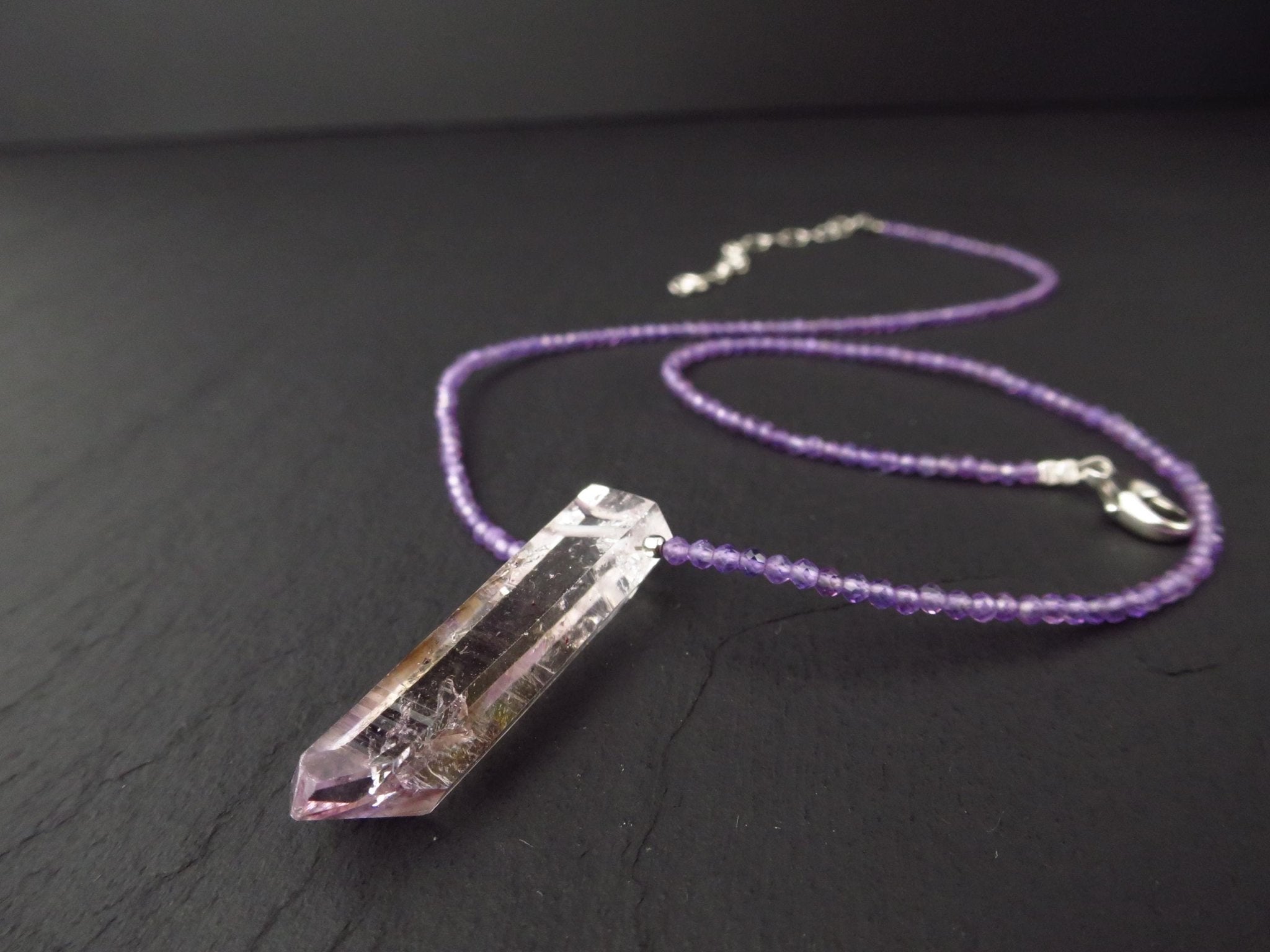 Namibia Amethyst Anhänger Goboboseb mit Amethyst Kette