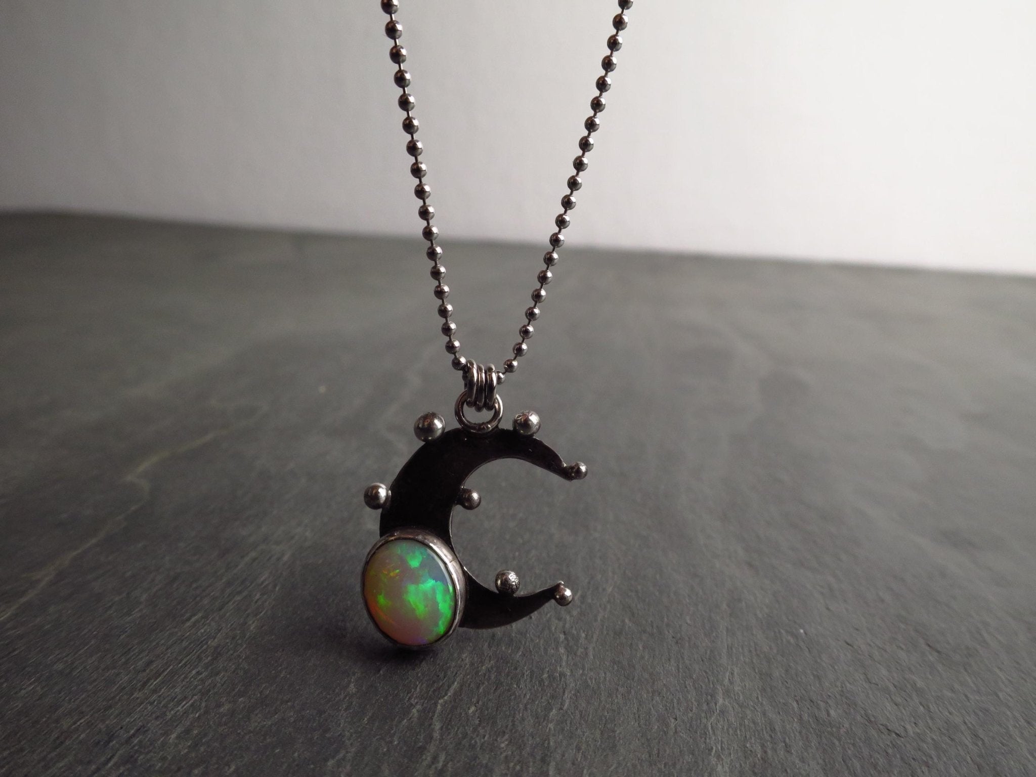 Opal Silber Anhänger Mond Opal Anhänger Kette Opal Collier Australien Silber Kristall Opal bunt Unikat Mond Schmuckanhänger Edelstein