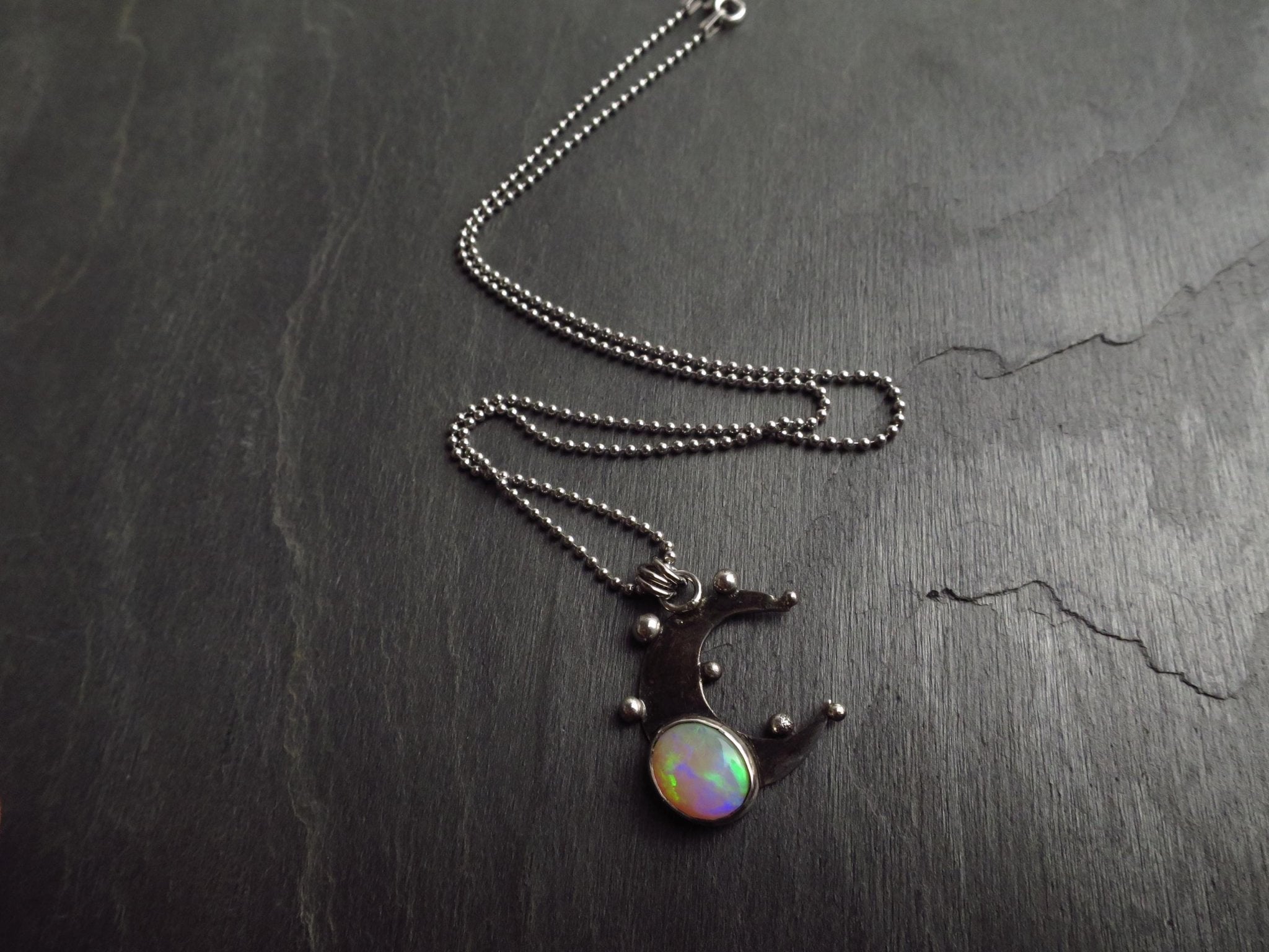 Opal Silber Anhänger Mond Opal Anhänger Kette Opal Collier Australien Silber Kristall Opal bunt Unikat Mond Schmuckanhänger Edelstein