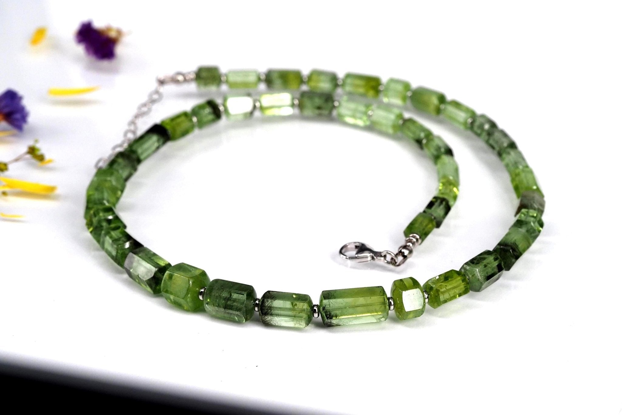 Peridot Ludwigit Kristalle Nadeln Kette Silber Rarität