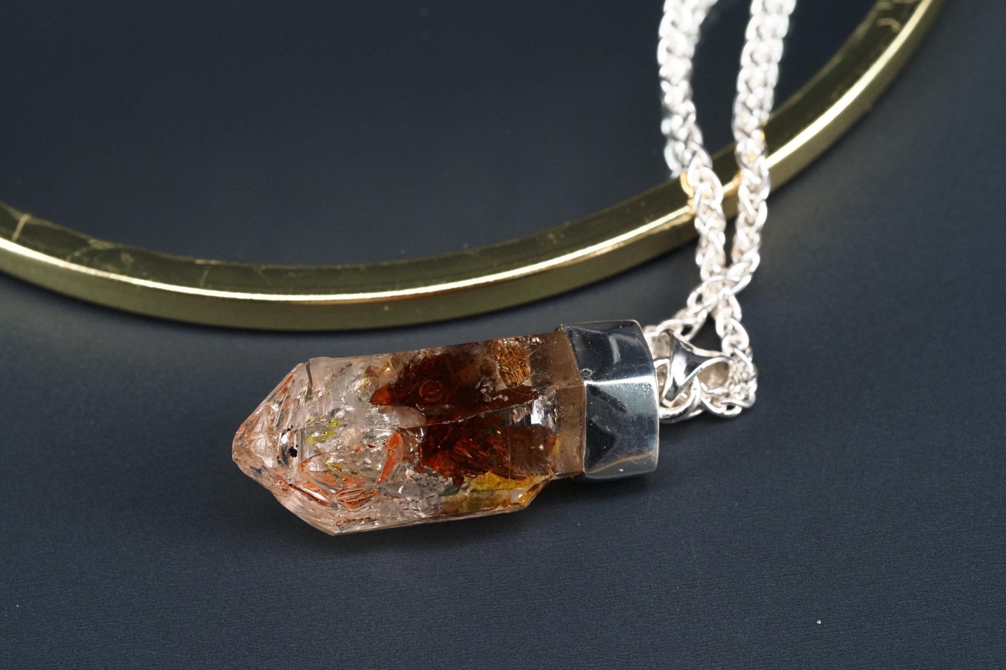 Petroleum Quarz Anhänger 38mm Lang Silber UV Kristall