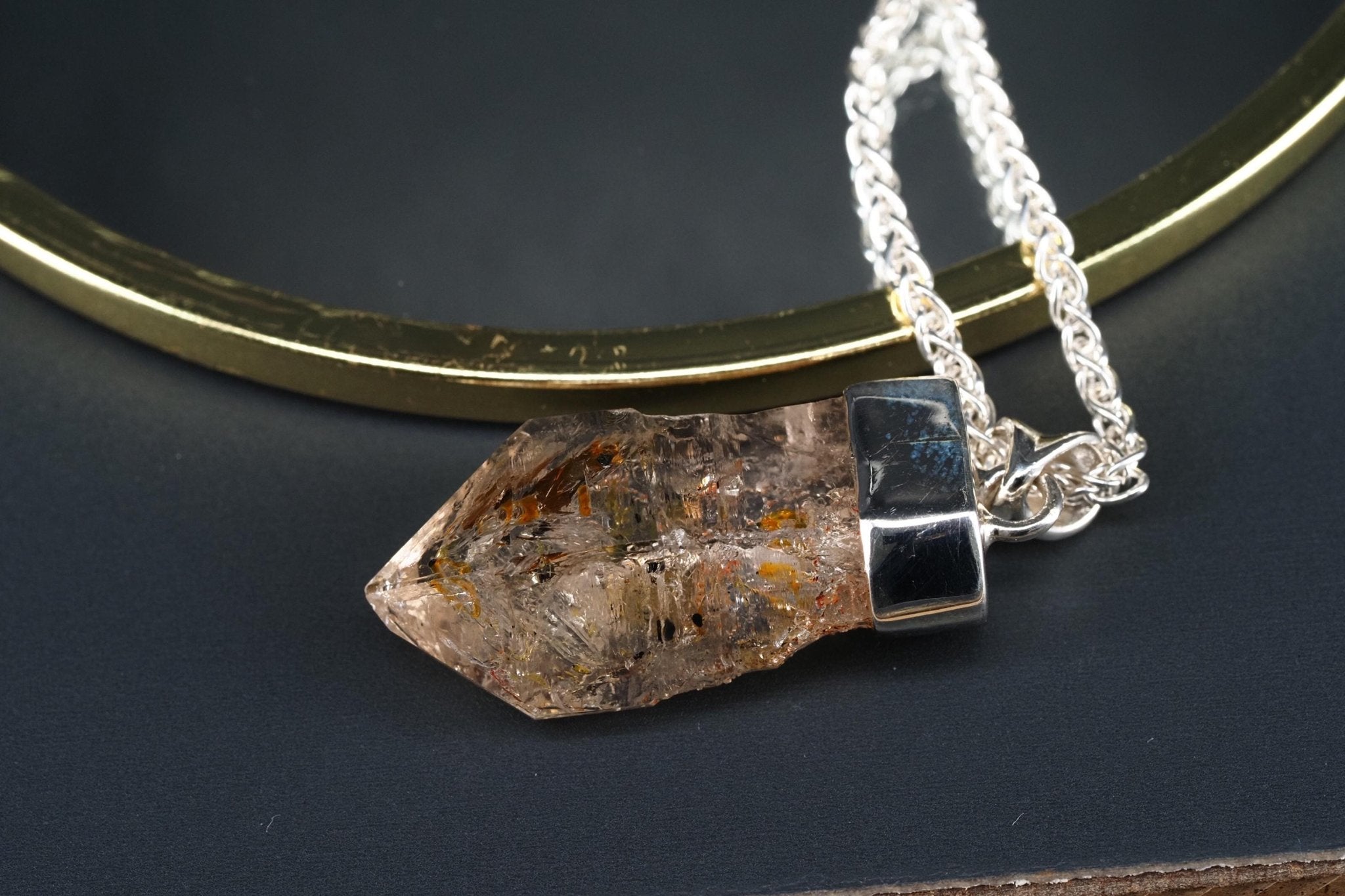 Petroleum Quarz Anhänger 39mm Lang Silber UV Kristall