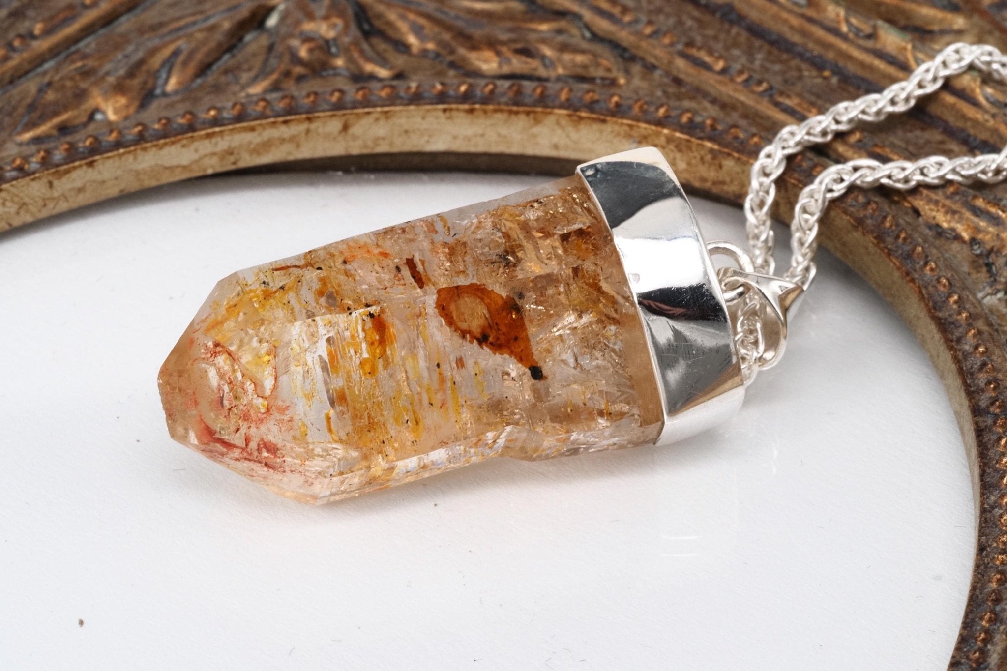 Petroleum Quarz Anhänger Firefly Kristall aus Madagaskar gefasst in 925 Sterling Silber