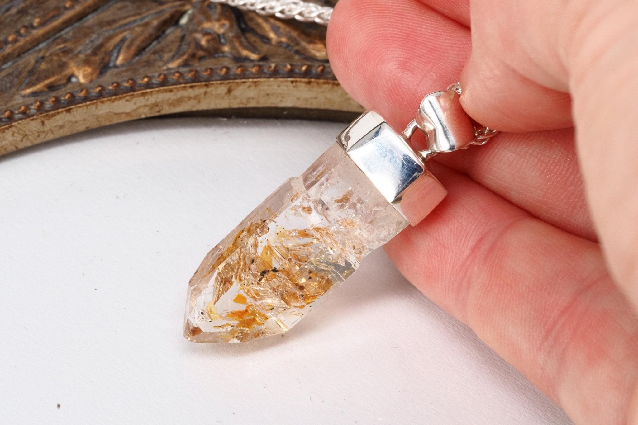 Petroleum Quarz Anhänger Firefly Kristall aus Madagaskar gefasst in 925 Sterling Silber UV