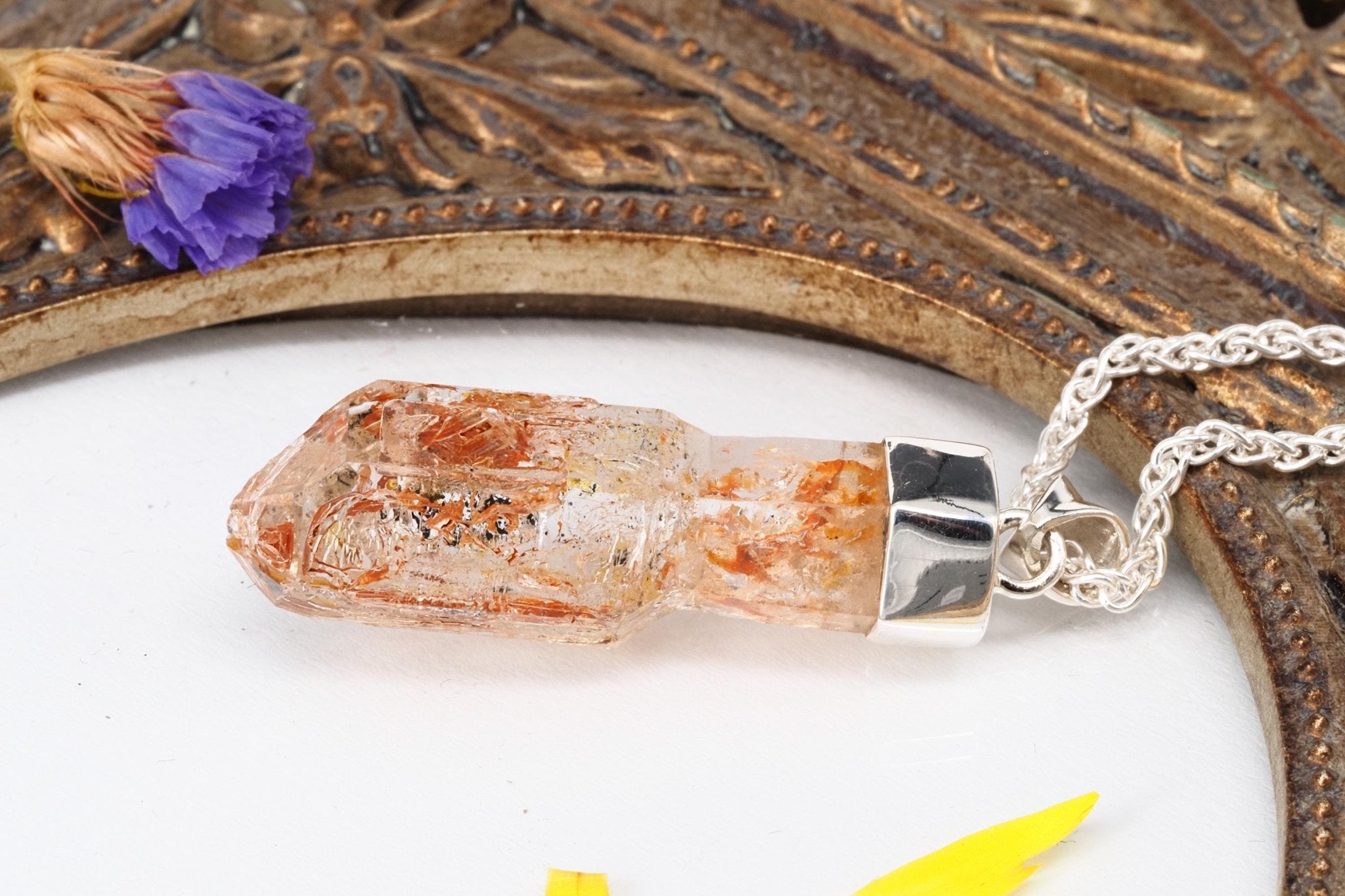 Petroleum Quarz Anhänger Firefly Kristall aus Madagaskar gefasst in 925 Sterling Silber UV Kristall Zepter