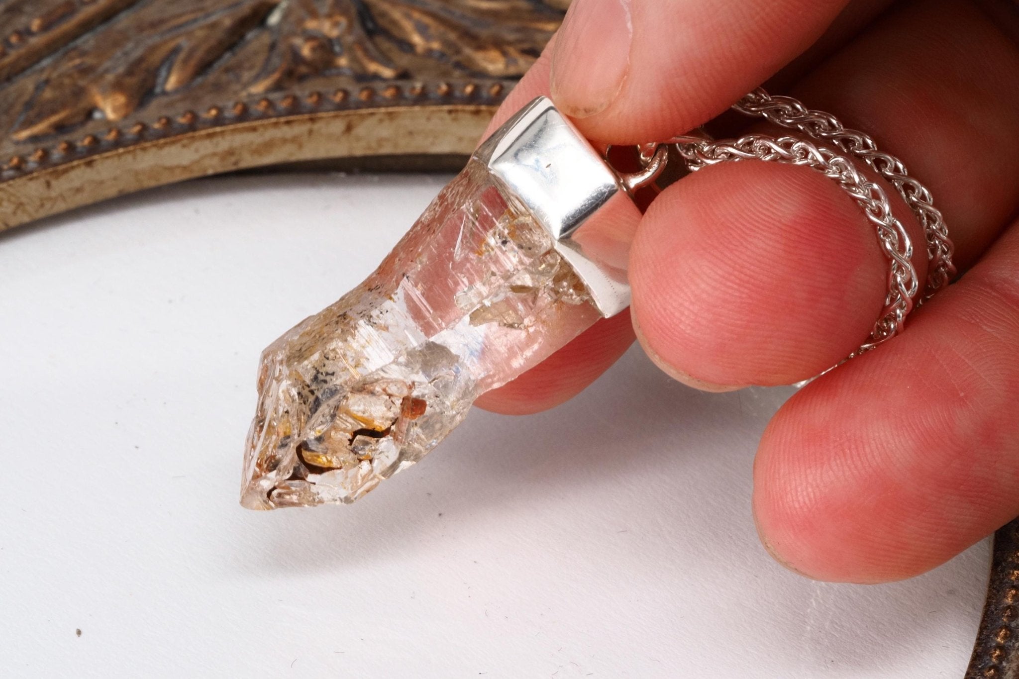 Petroleum Quarz Anhänger seltener Firefly Kristall aus Madagaskar gefasst in 925 Sterling Silber