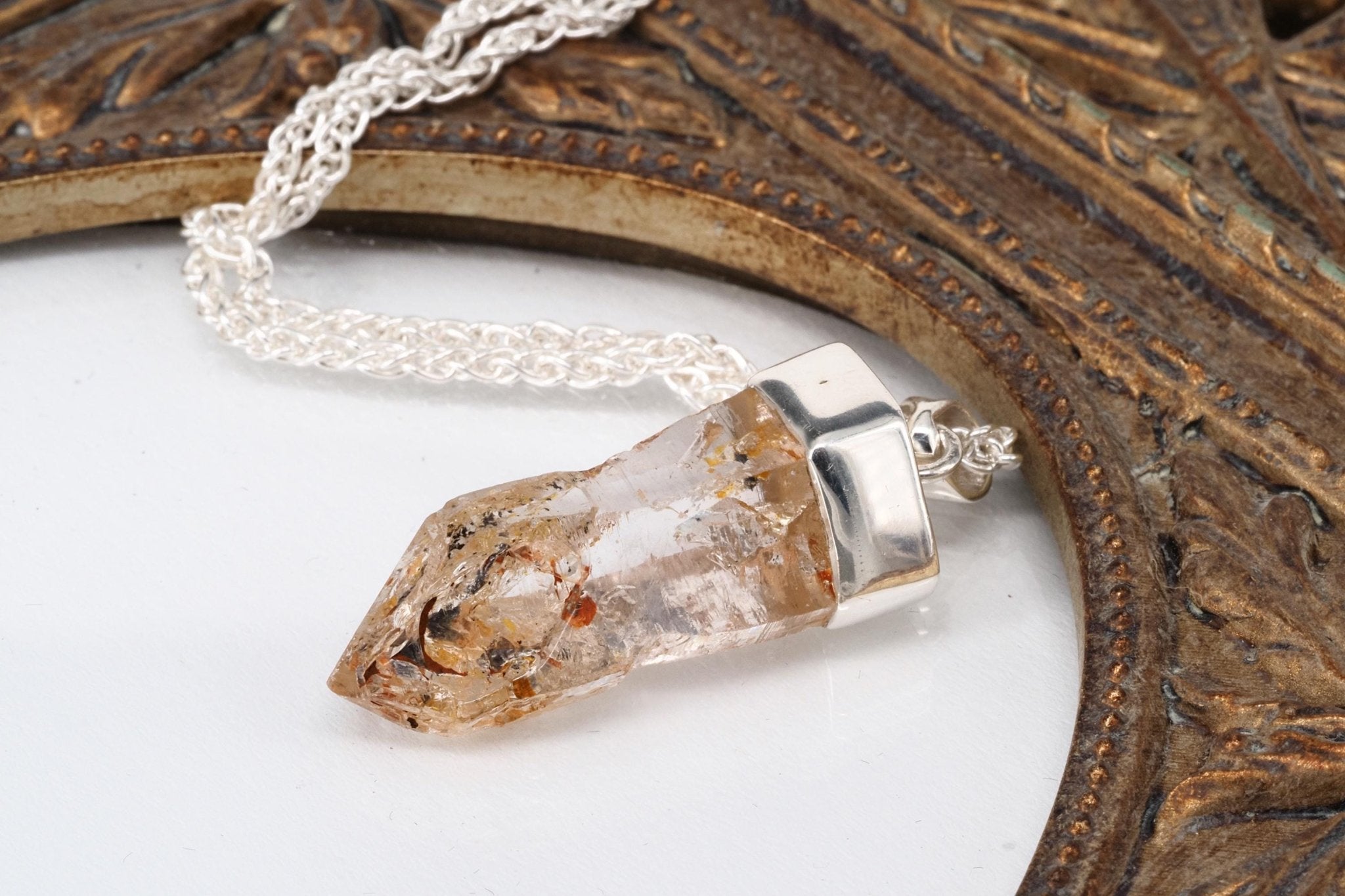 Petroleum Quarz Anhänger seltener Firefly Kristall aus Madagaskar gefasst in 925 Sterling Silber