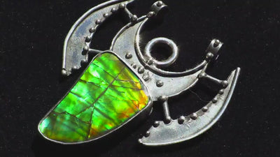 Lässiger Dragonskin Ammolit Opal Canada  gefasst in 925 Sterling Silver color changer Fossil Opal unbehandelt Ammonit Opal Leder Einzelstück