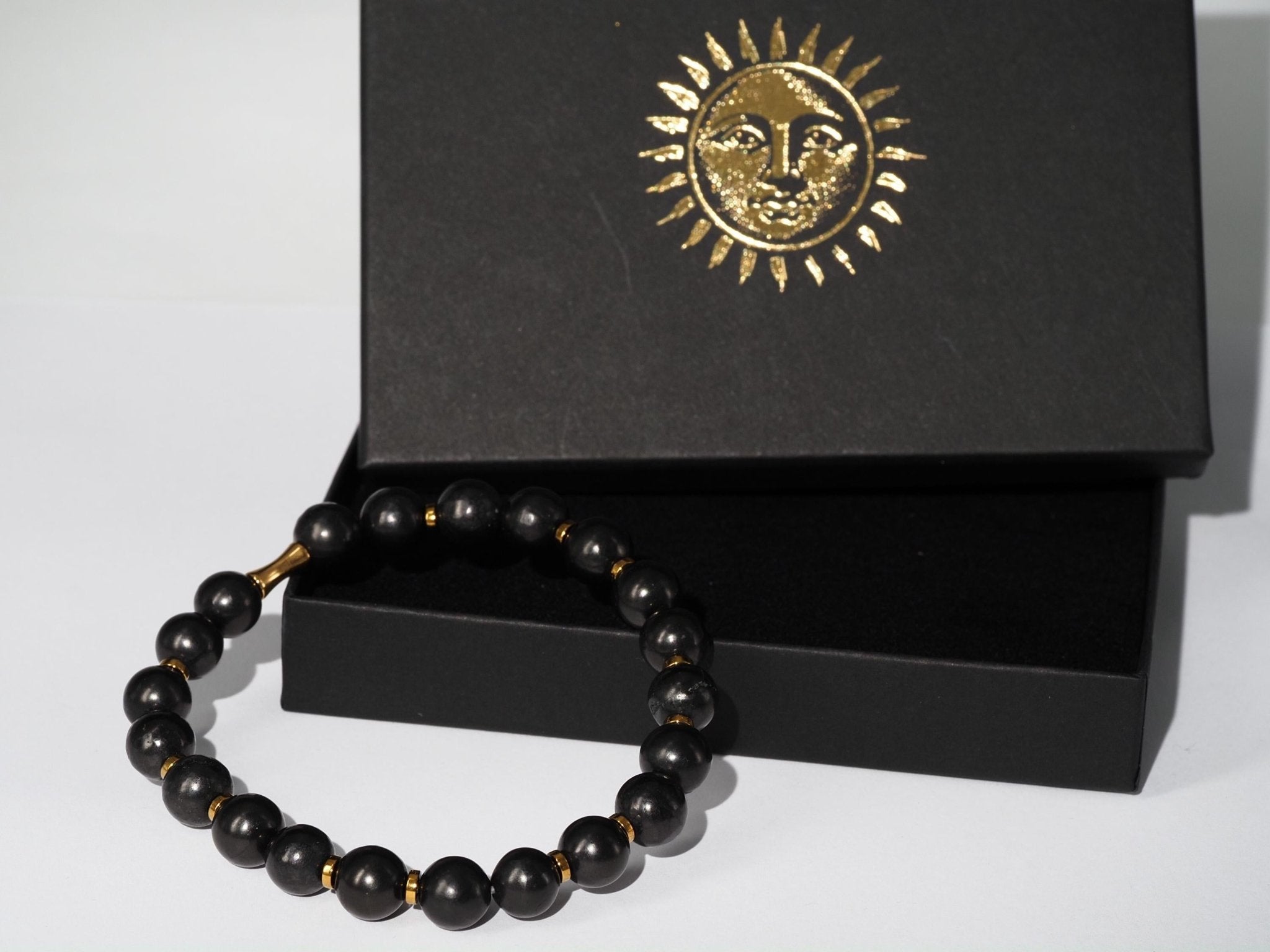 Schungit Armband – edles Schmuckstück aus schwarzem Schungit