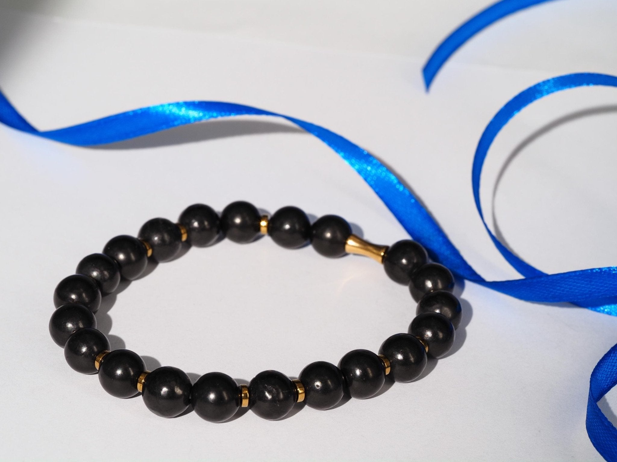 Schungit Armband – edles Schmuckstück aus schwarzem Schungit