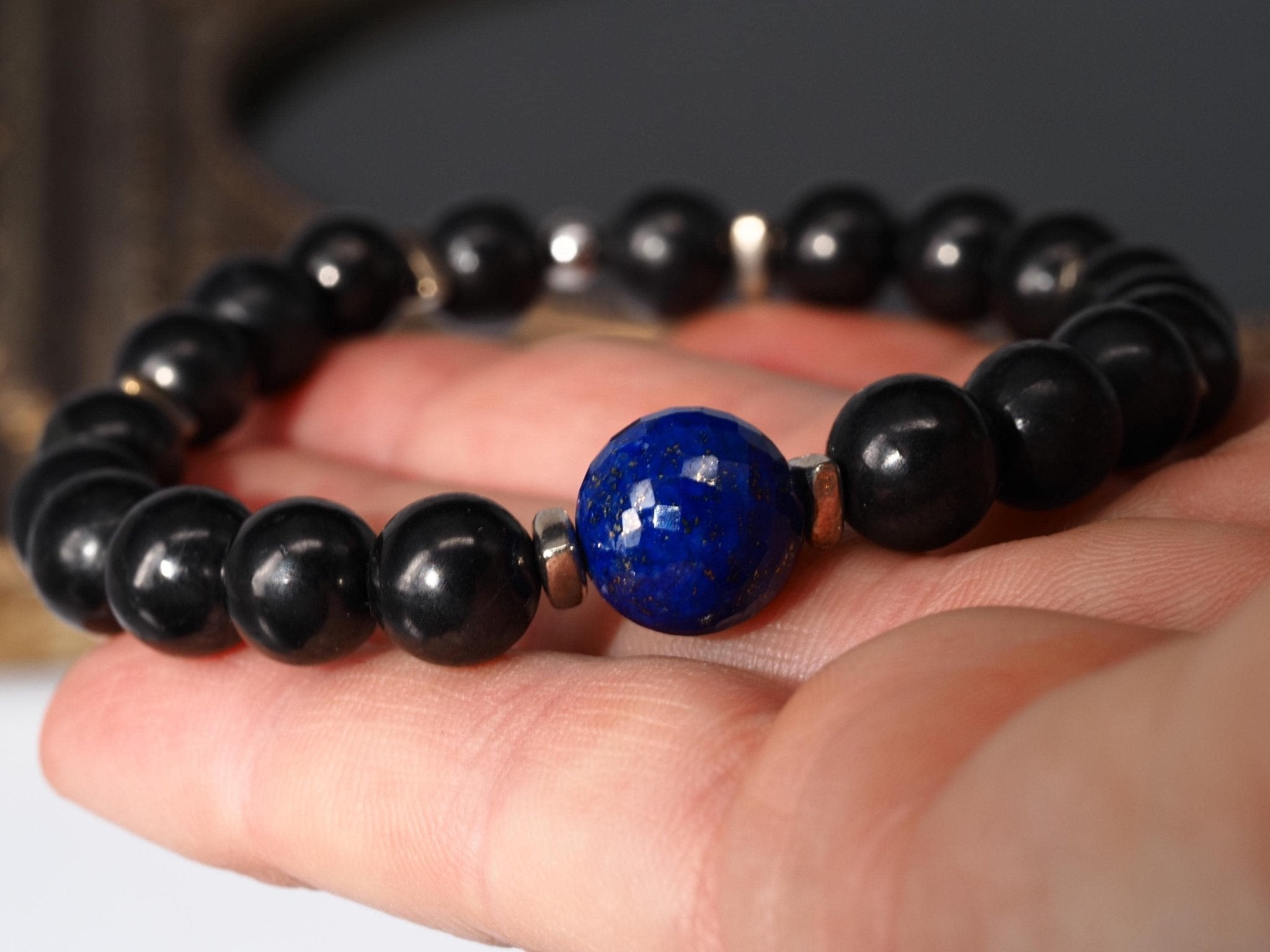 Schungit Armband – edles Unisex - Edelsteinarmband mit Lapislazuli & Silberdetails