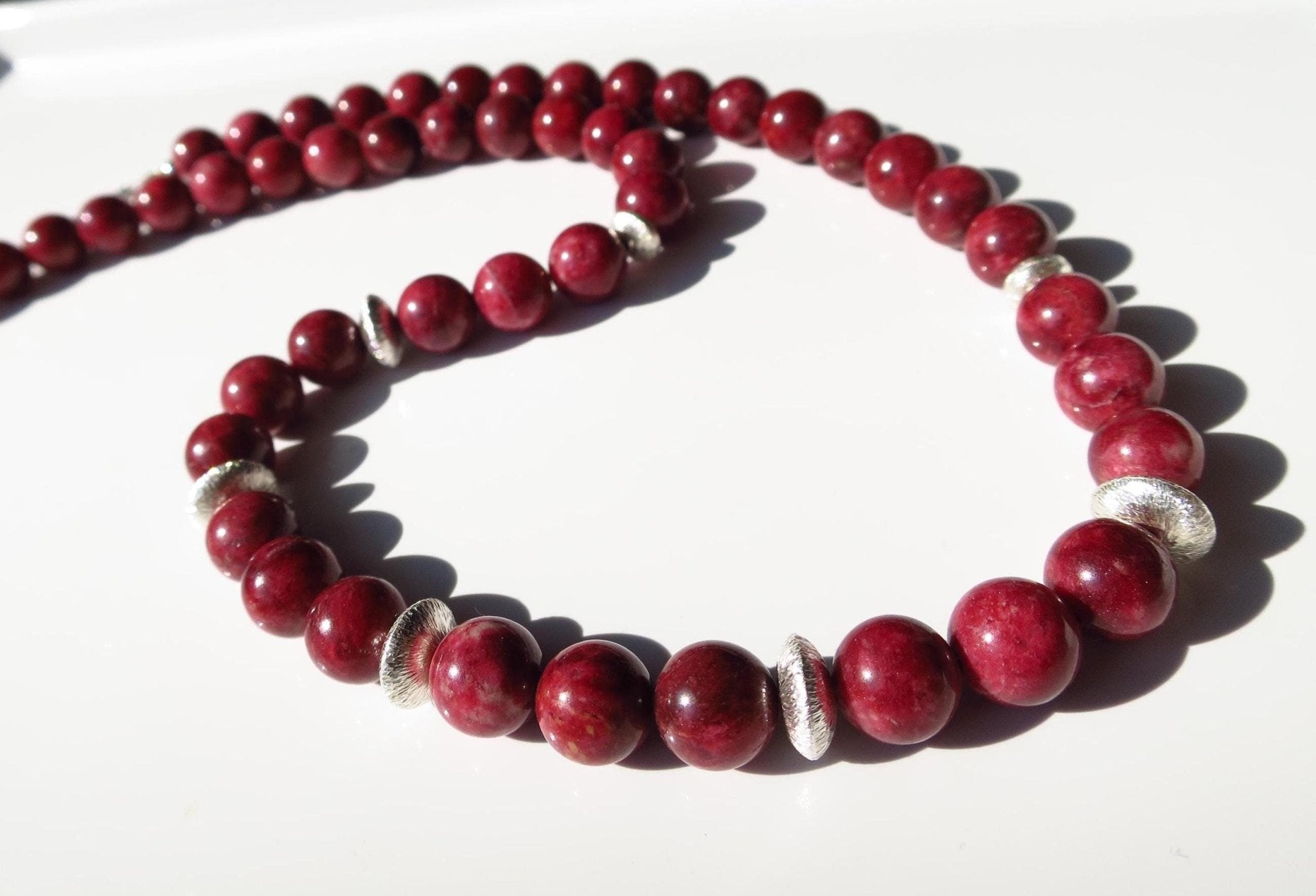 Thulit Kette Silber rotes Edelstein Kugel Collier