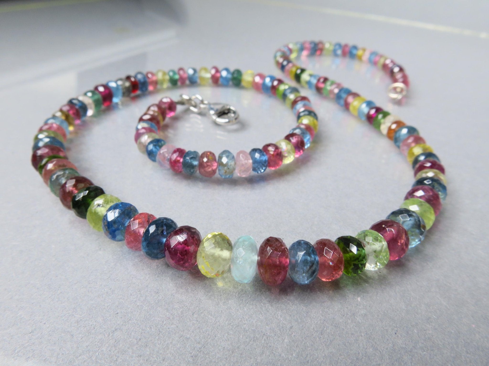 Turmalin Halskette blau rosa gelb grün multicolor
