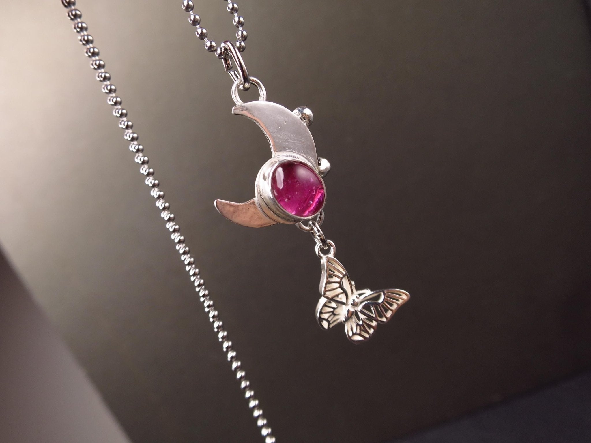 Turmalin Silber Anhänger Mond Rubellit Anhänger Kette Turmalin Collier Silber Turmalin Pink Unikat Mond Schmuckanhänger Biene Edelstein