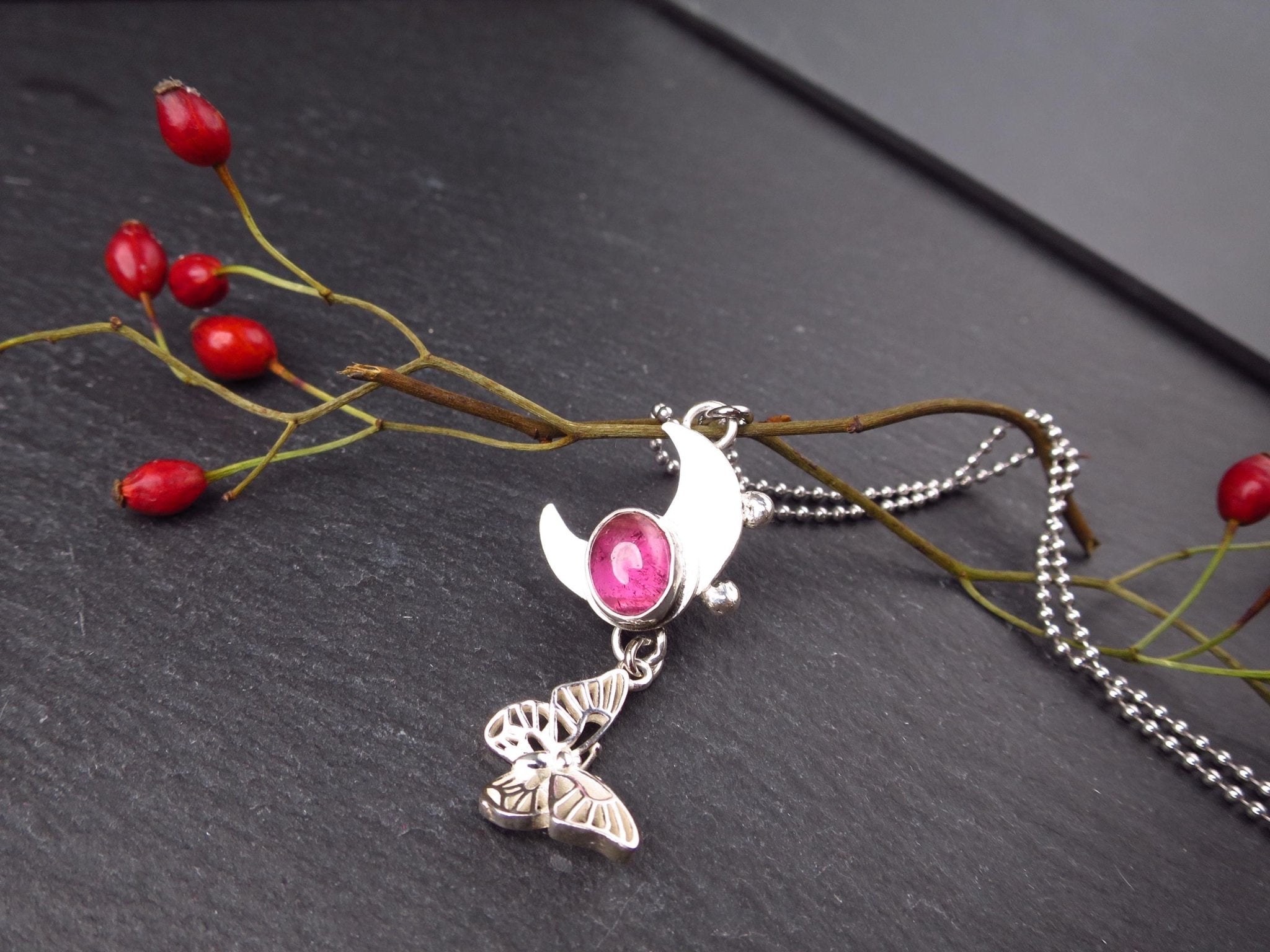 Turmalin Silber Anhänger Mond Rubellit Anhänger Kette Turmalin Collier Silber Turmalin Pink Unikat Mond Schmuckanhänger Biene Edelstein